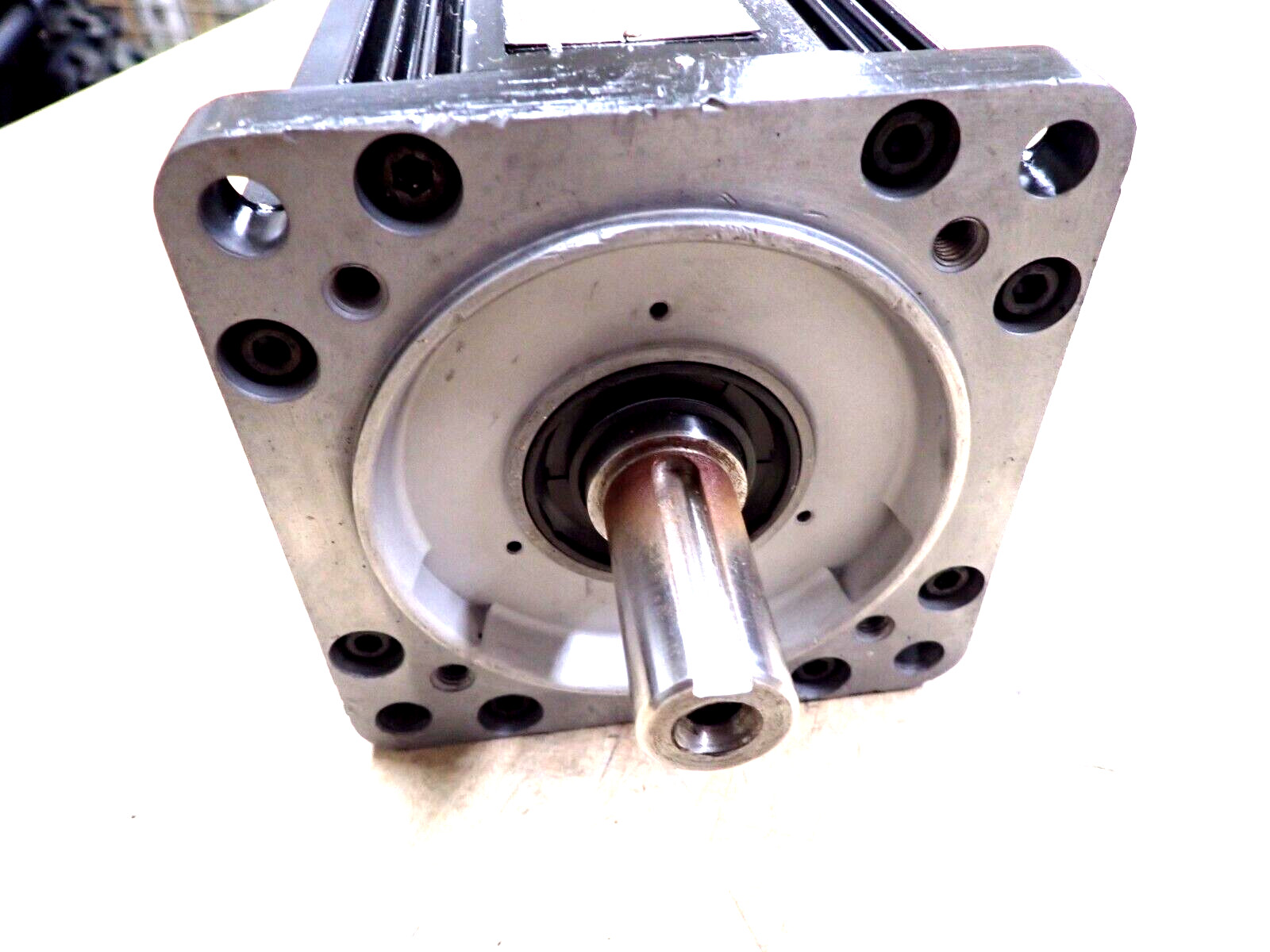 90C-0-G-D-4C REMAN INDROMAT BRUSHLESS SERVO DRIVE MOTOR