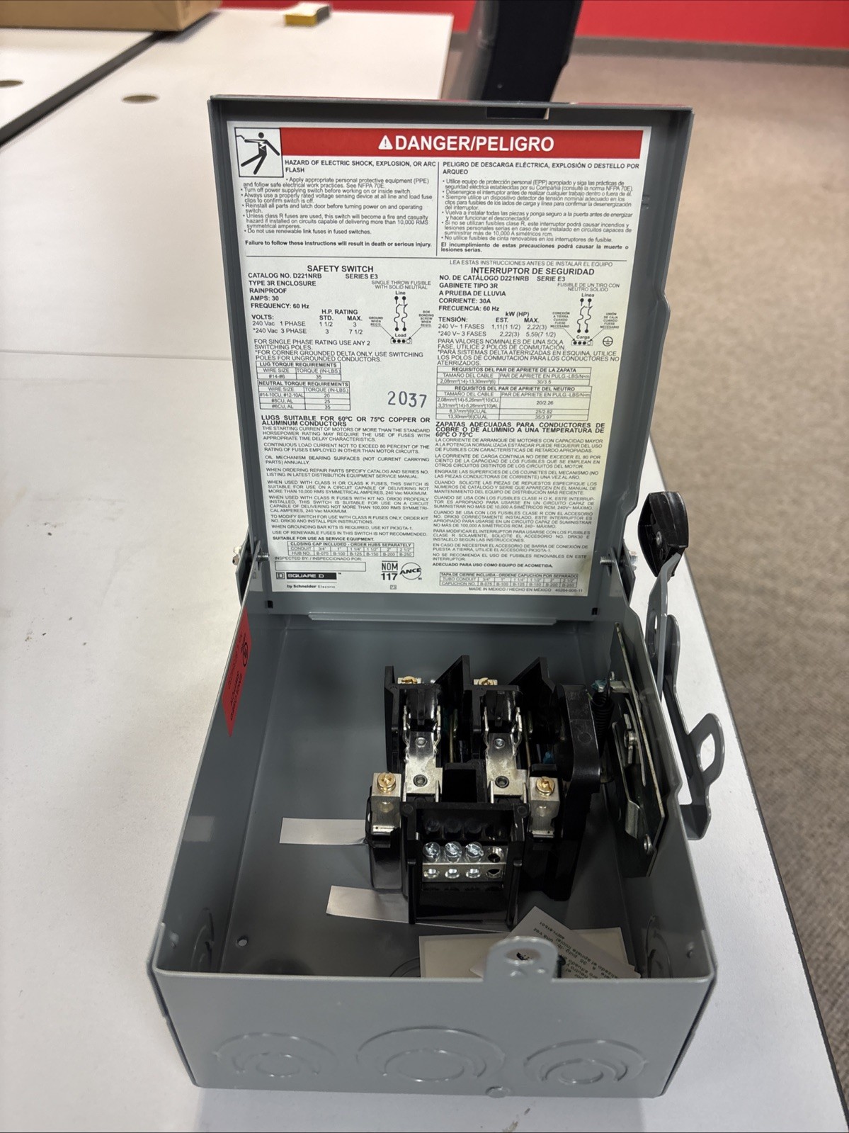Square D D221NRB 30A Safety Switch