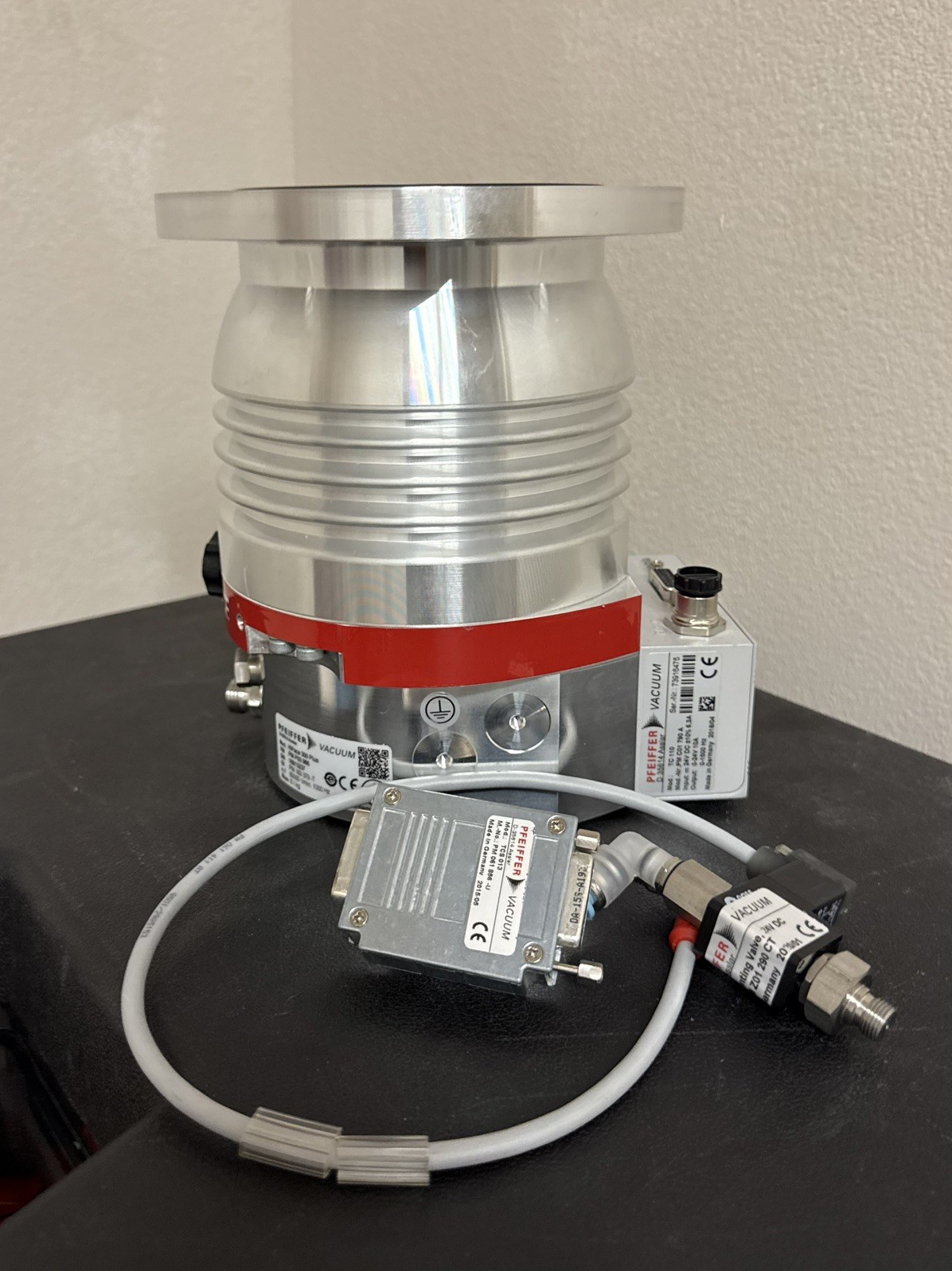 Pfeiffer Vacuum HiPace 300 Plus Turbo Pump with TC 110 Controller Tested Working