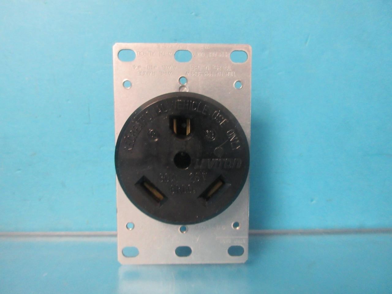 8 LEVITON 7313 FLUSH INDUSTRIAL OUTLET 2P 3W 30A 125V TT-30R POWER RECEPTACLE