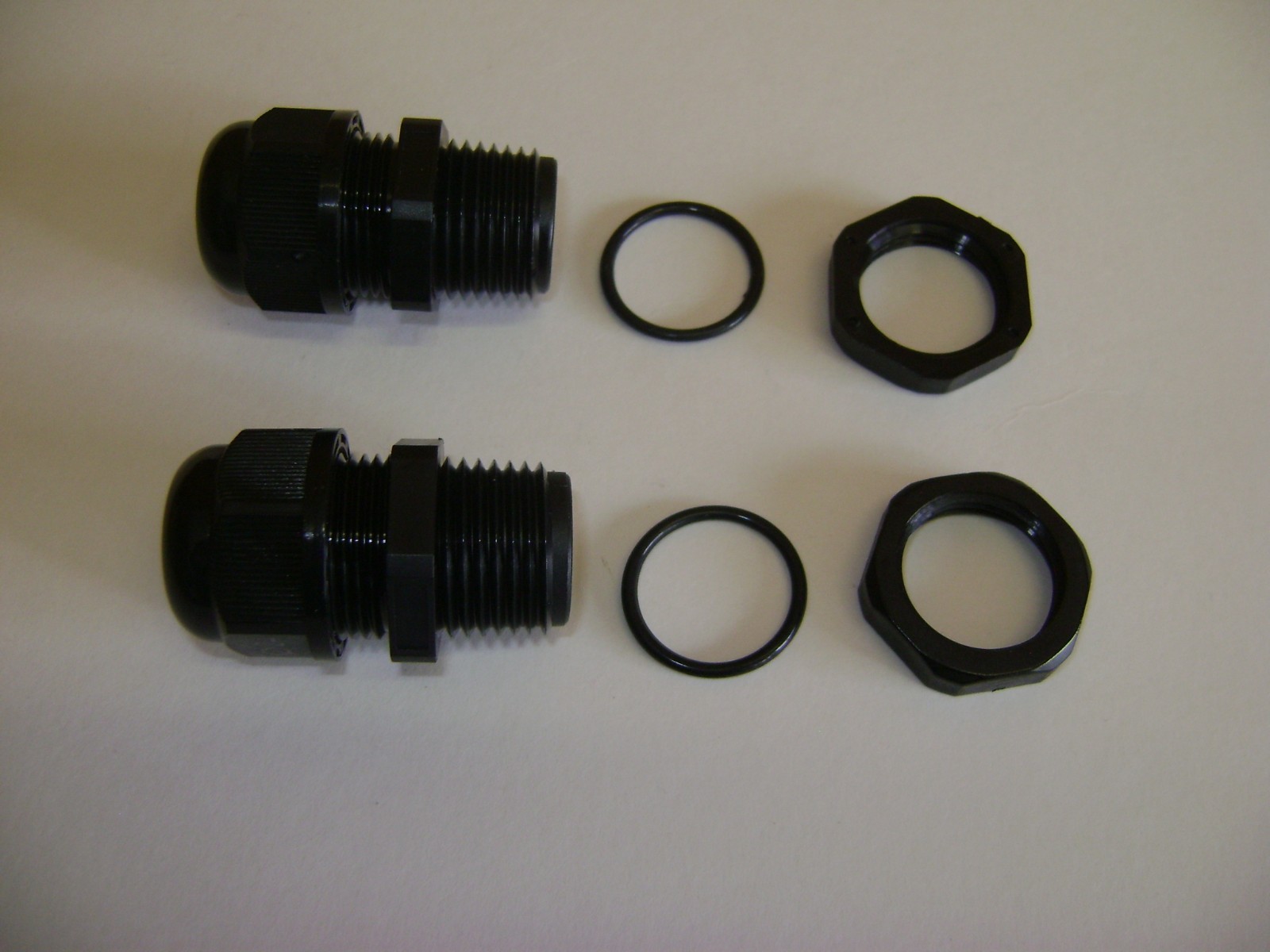 2 Excellent Quality 3/4″ NPT Cord Cable Glands With Seals And Nuts NPT-3/4″