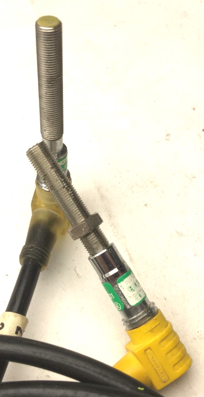 Lot of 2 Turck Bi0,8-G05-AN6X-V1331 Proximity Switch, NPN, 10-30VDC, 90 Degrees