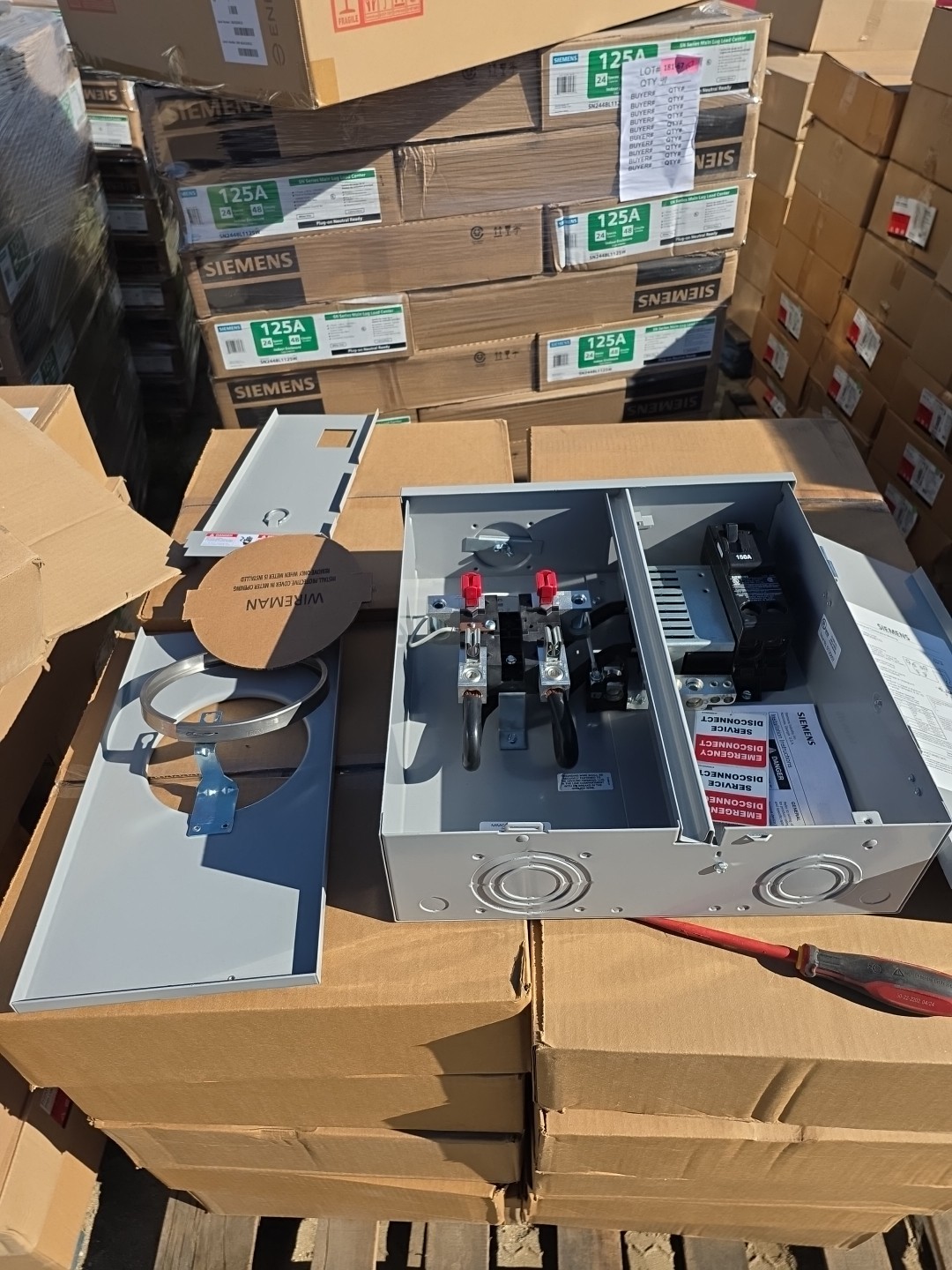 SIEMENS MM0202B1150 150-Amp Meter / Main Breaker Combination. Outdoor. Subpanel