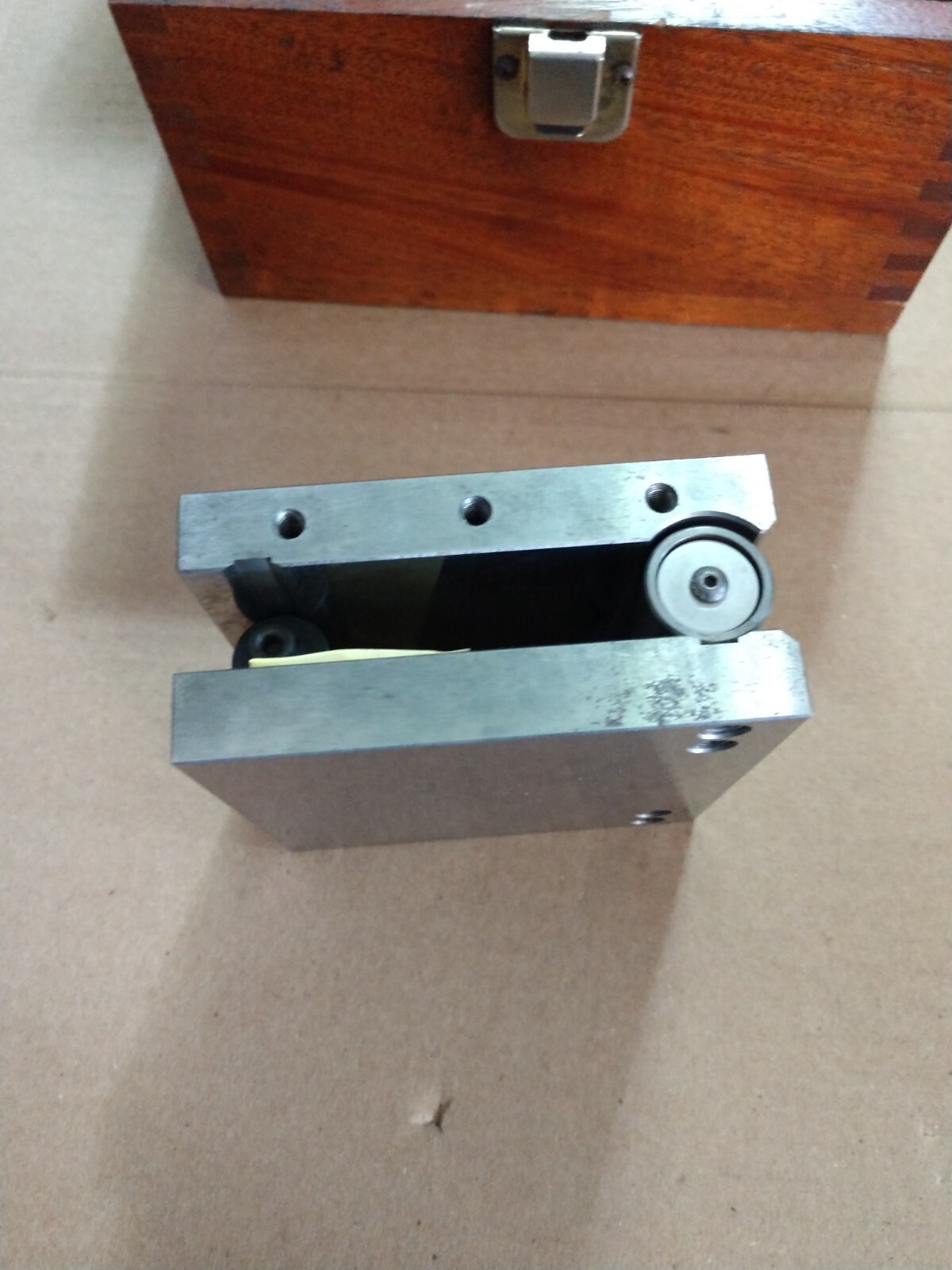 Hermann Schmidt 4″ x 4″ Sine Plate with wooden case & acc