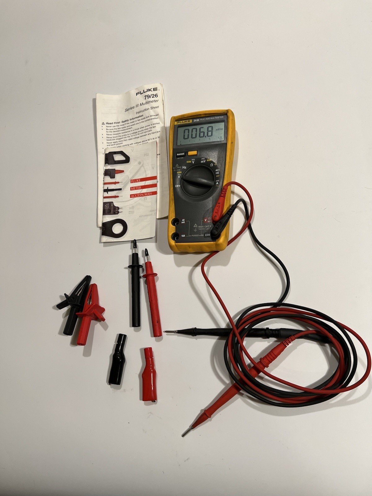 Fluke 26 III True RMS Multimeter With Connector Assortment. See Description Note