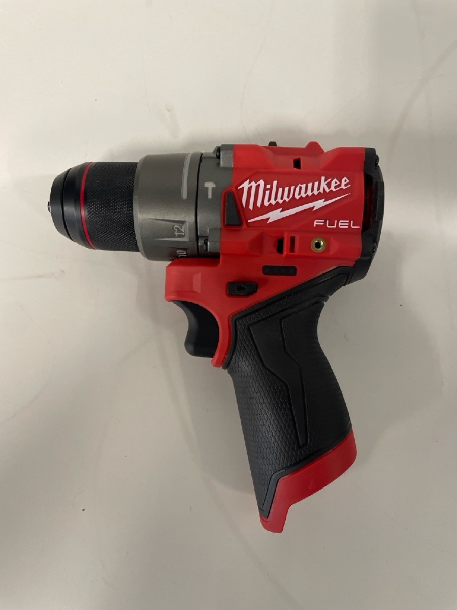 MILWAUKEE 2404-20 HAMER DRILL WITH BATTERY (P18028944)