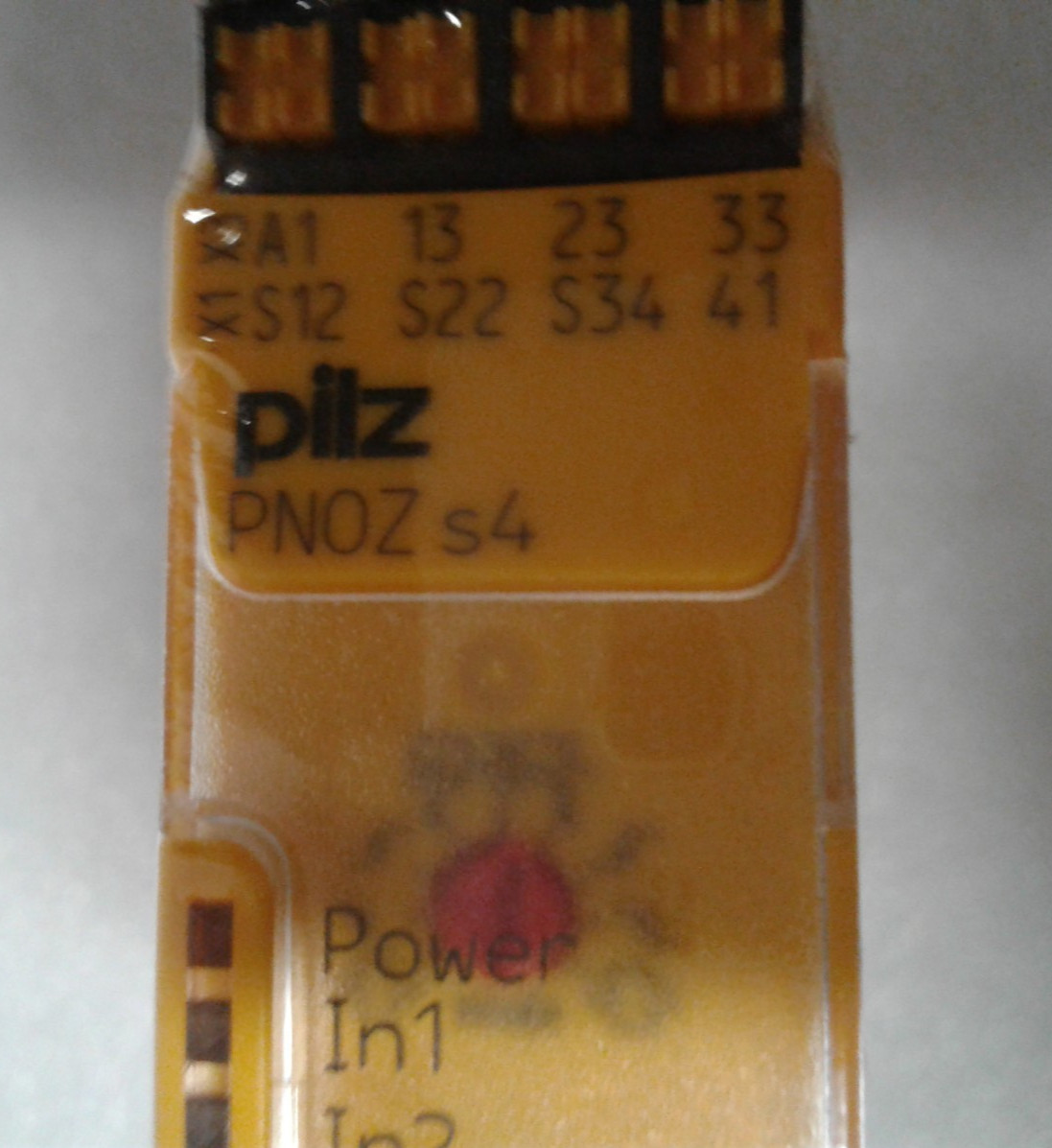 PILZ PNOZ s4 751104 C 24VDC 3n/o 1 n/c Safety Switch Relay PN0Z – Factory Sealed