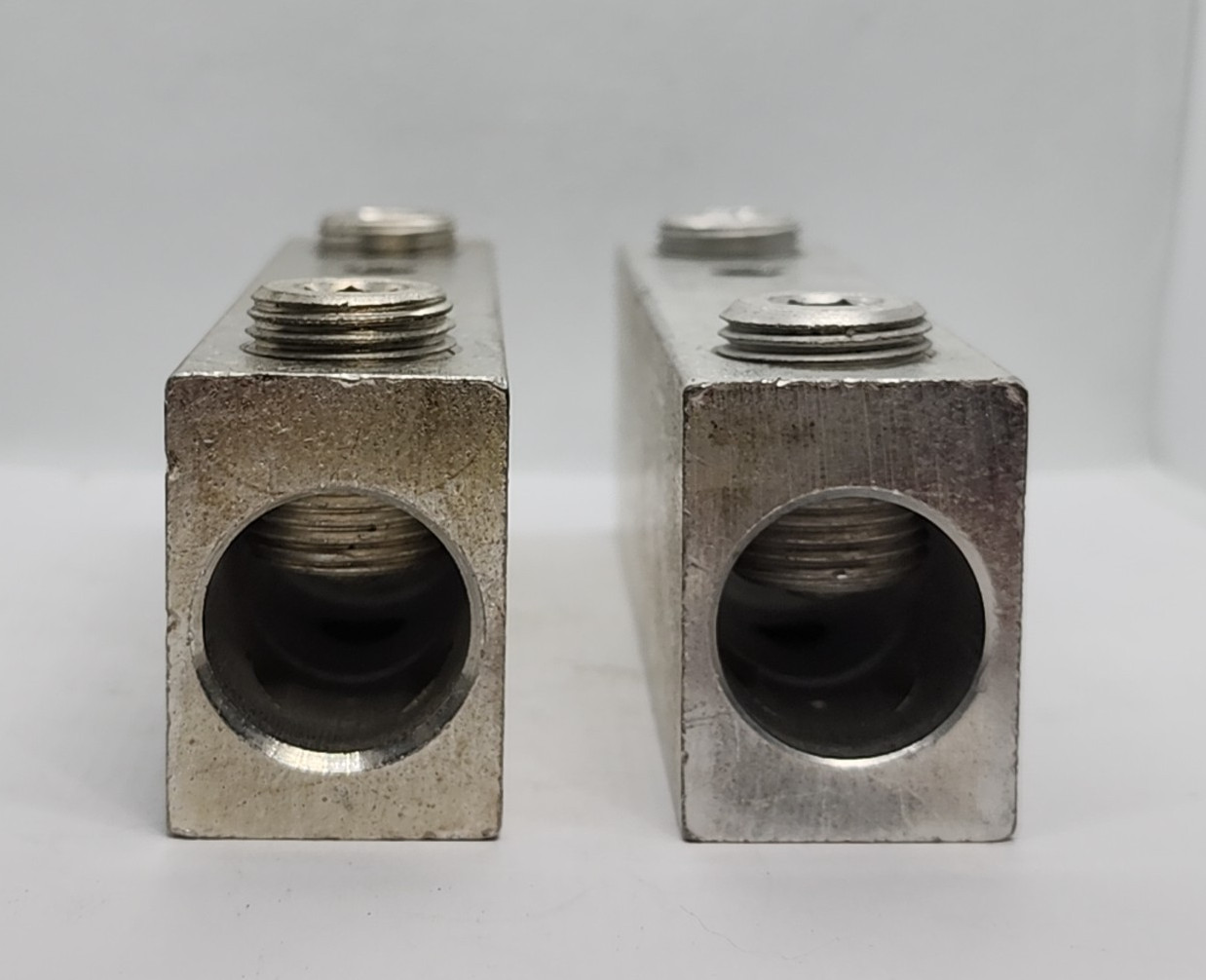 2x ILSCO CU9AL CMC SR-752 750KCMIL-1 HEAVY DUTY TWO WIRE TERMINAL LUG [2ES1-1]