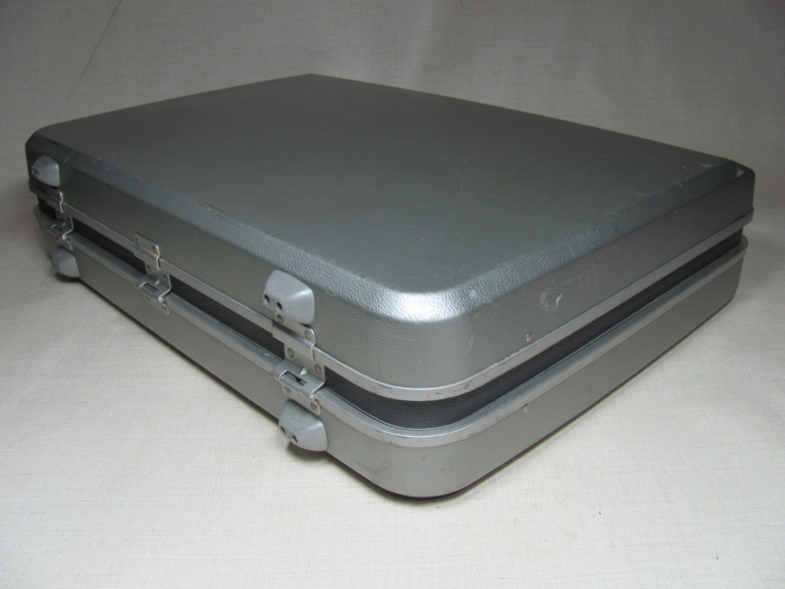 OLYMPUS HARD CARRYING CASE ONLY FOR OLYMPUS BF-1T10 GOOD CONDITION