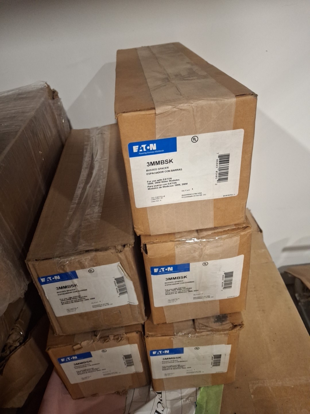 Eaton 3MMBSK Bussed Spacer For Multi Meter Stacks 1200A Brand New In Box