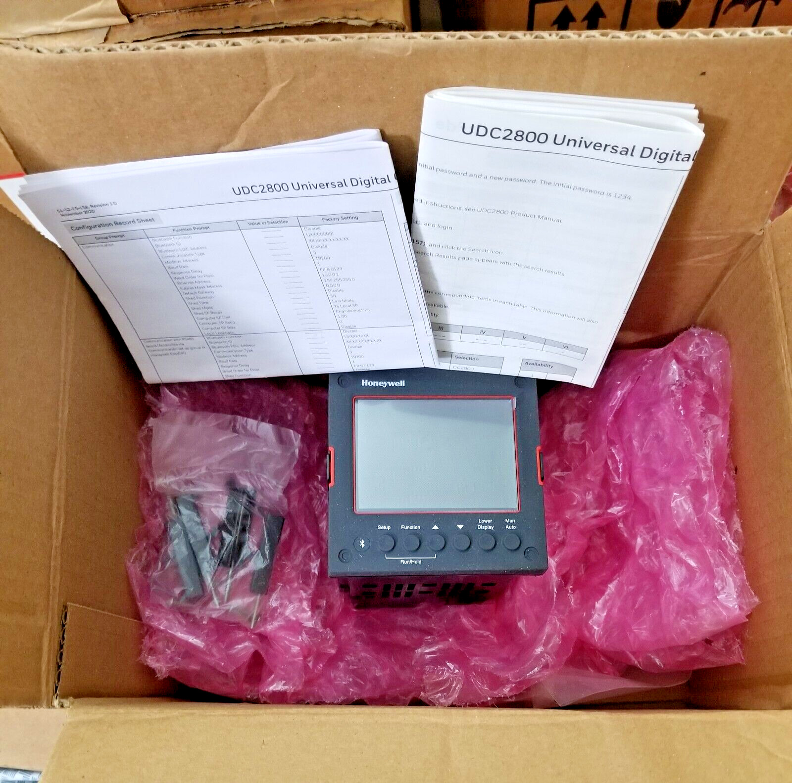 Surplus NEW HONEYWELL UDC2800 /DC2800-CE-0S0-100-100-00-0 Temp Controller