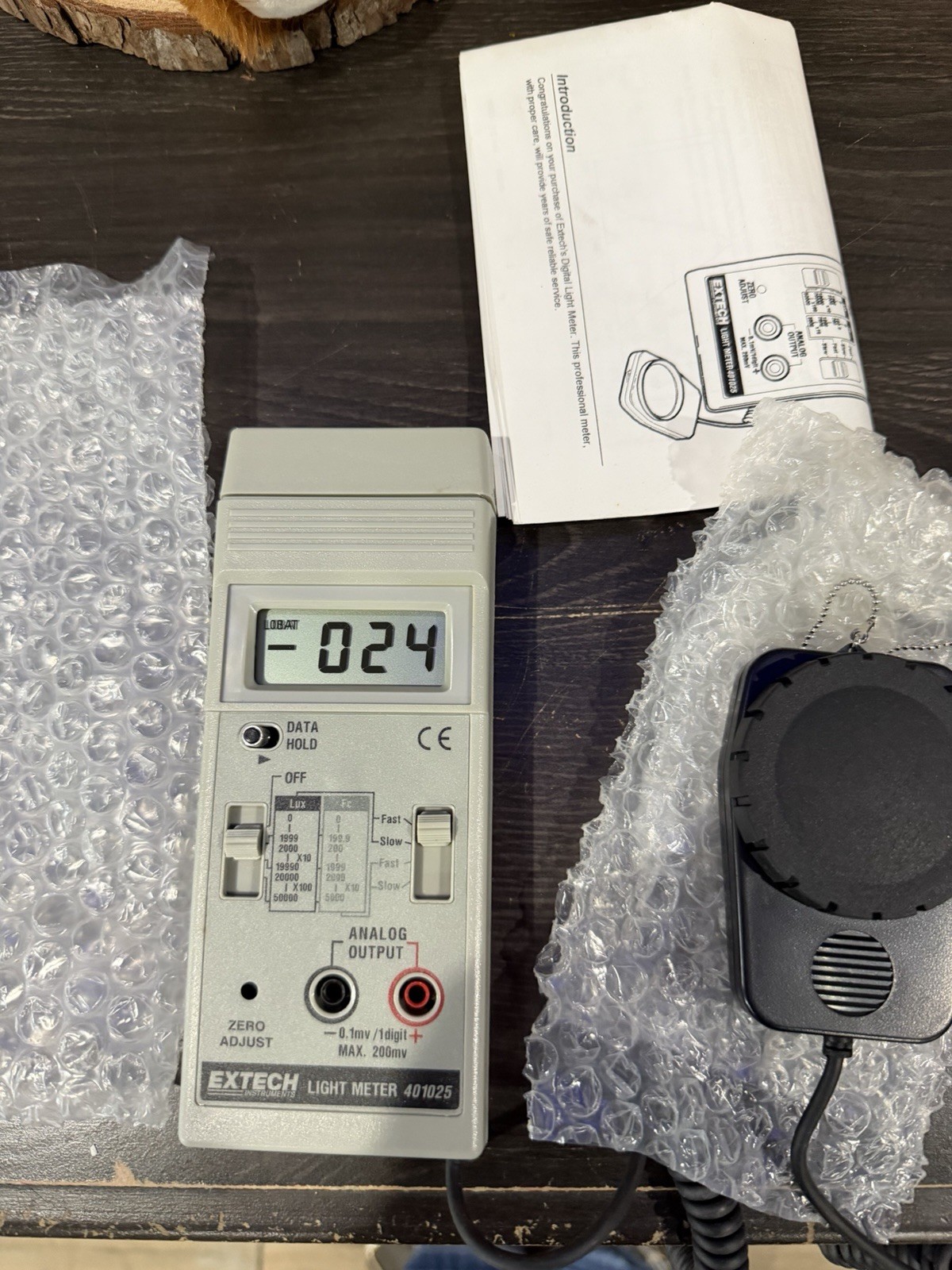 Extech 401025 Light Meter 0-50000 Lux w/ Sensor Head, Data Hold, Analog