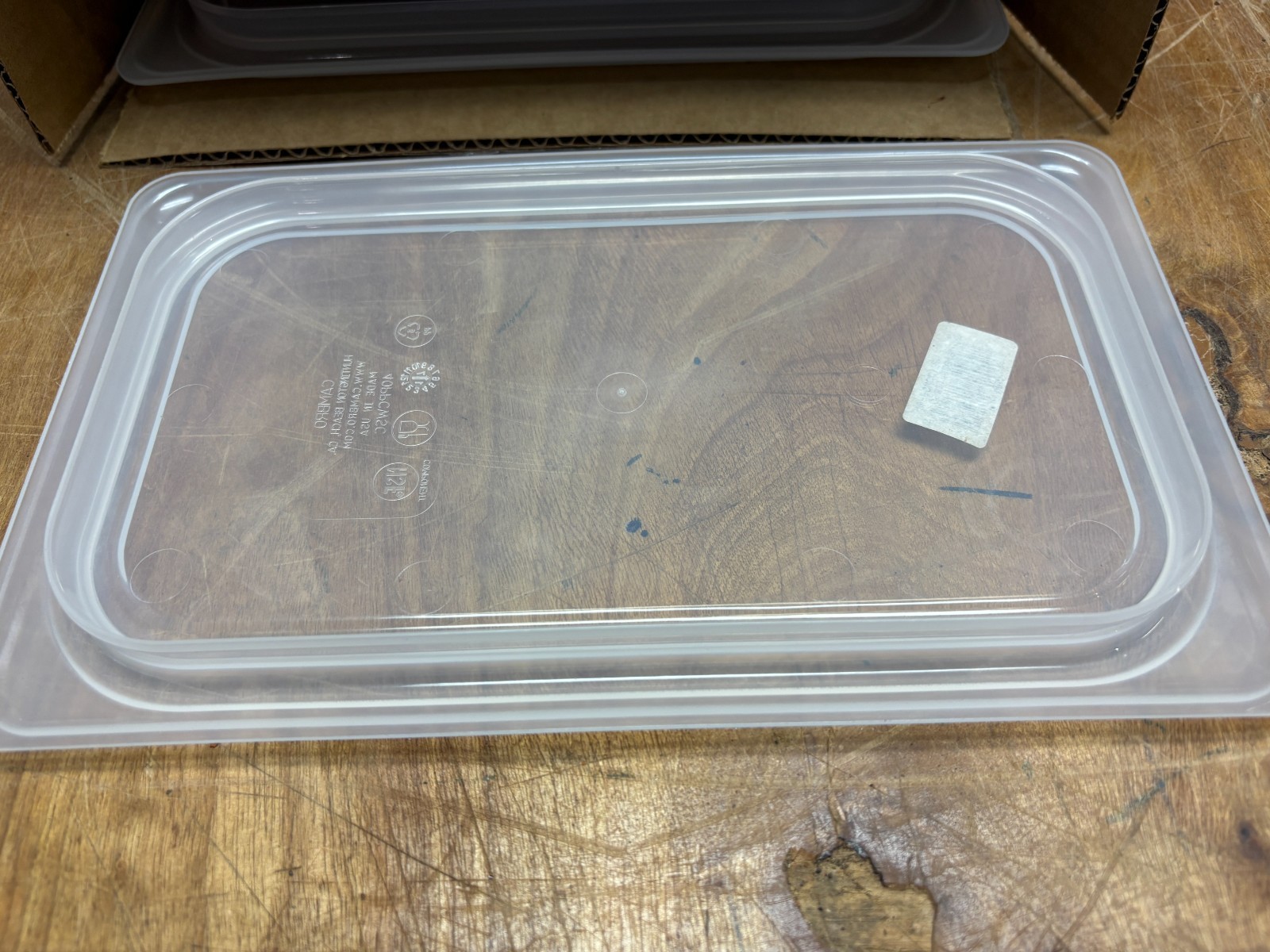 Case of 6 New CAMBRO 40PPCWSC 190 Translucent Seal Cover ¼ size CAMWR