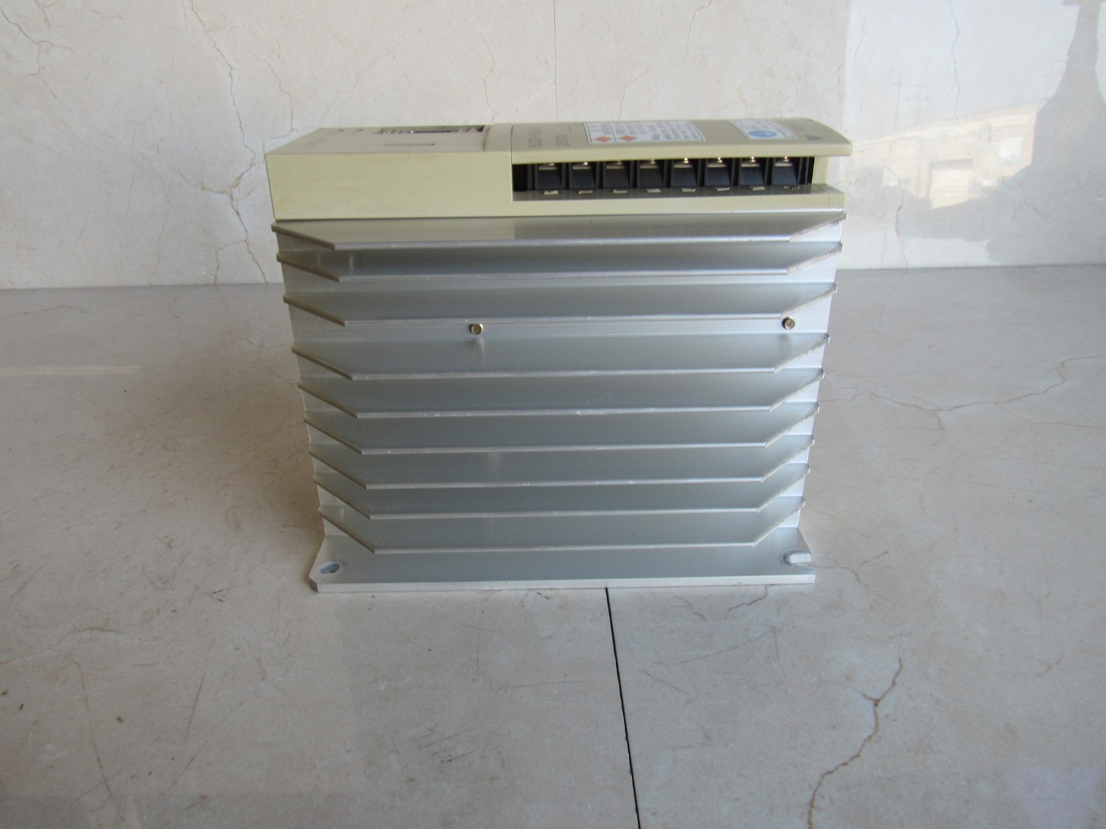 Yasnac Yaskawa Servopack SGD-08AS 200V Lot #3946 Listed by Greg