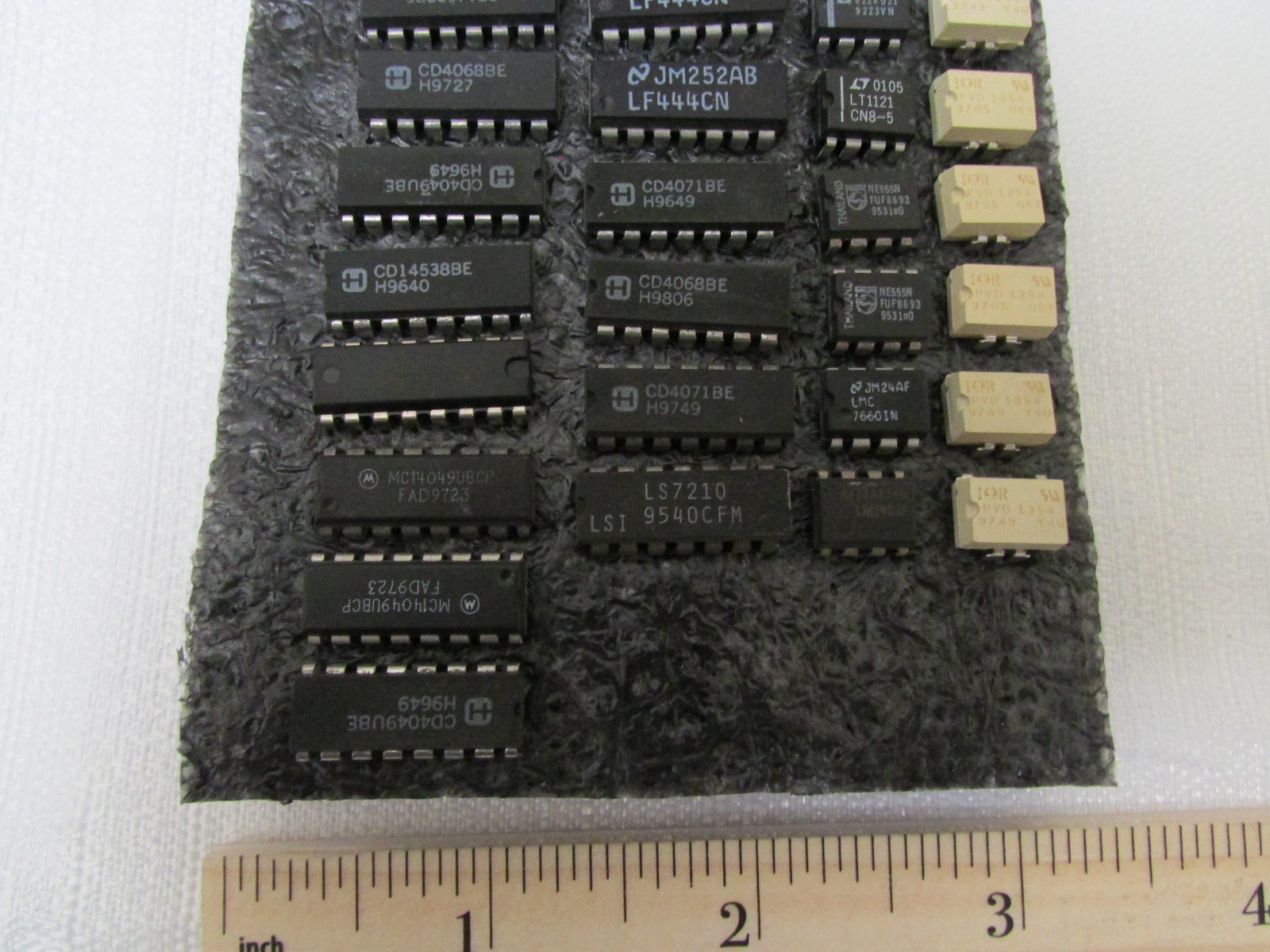 34 DIP IC’s Plastic Case Through-Hole Analog And Digital