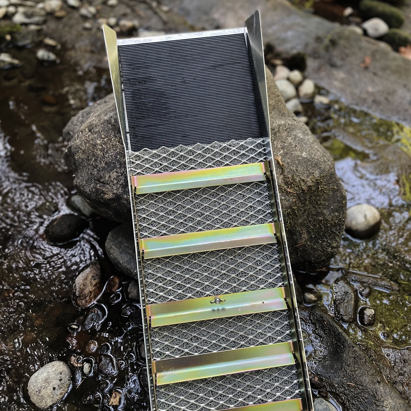 ASR Outdoor 27″ Compact Aluminum Sluice Box with Flared Mouth Gold Prospecting