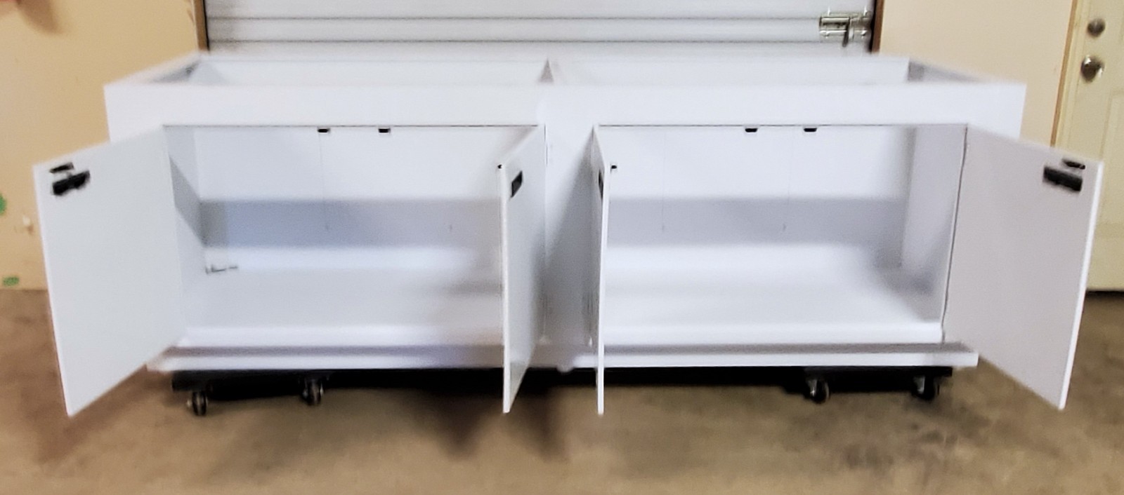 SALARE / AIR SCIENCE 96″ POLYPROYLENE LAMINAR FLOW HOOD LFR-2500 w/ BASE CABINET