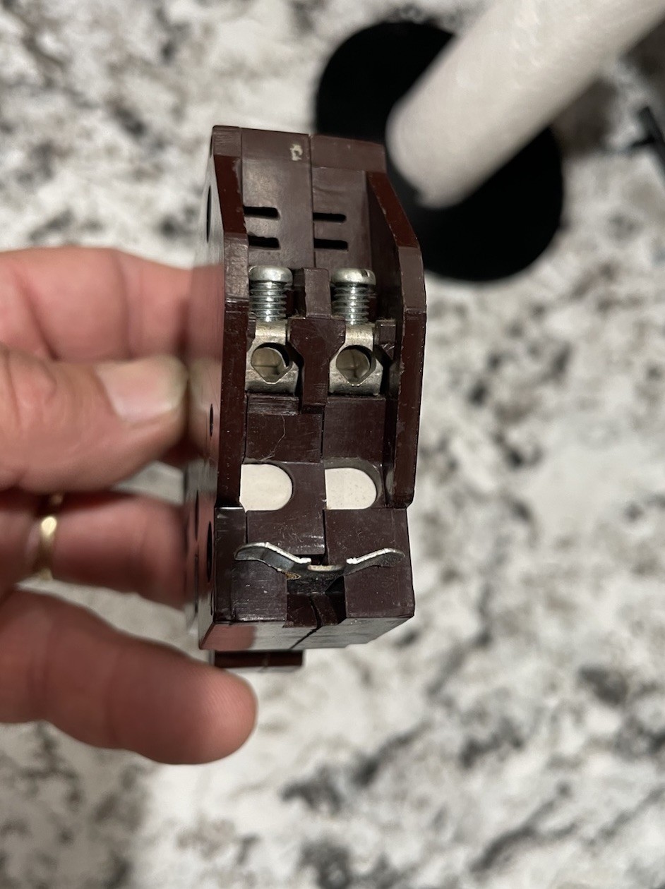 NEW! OS Wadsworth Type B B1515N 15 Amp 120V Metal Feet Tandem Circuit Breaker