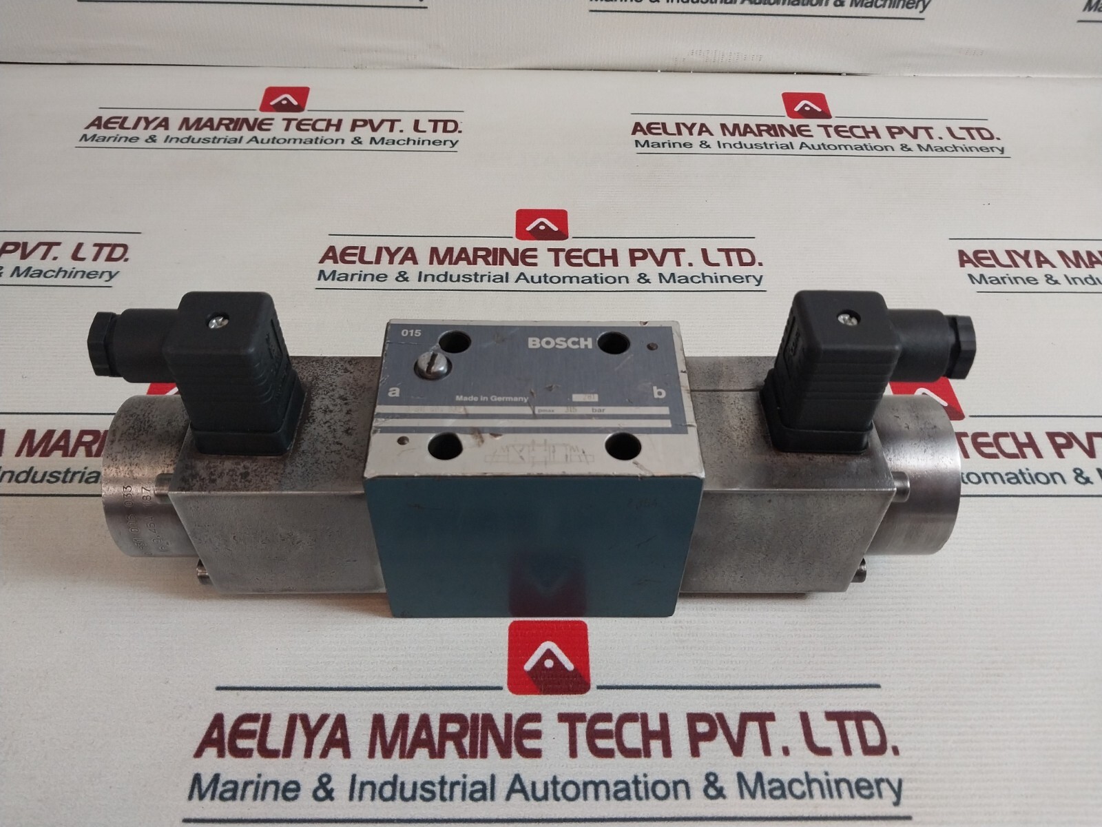 Bosch 0 811 404 832 Directional Valve 0 831 006 033