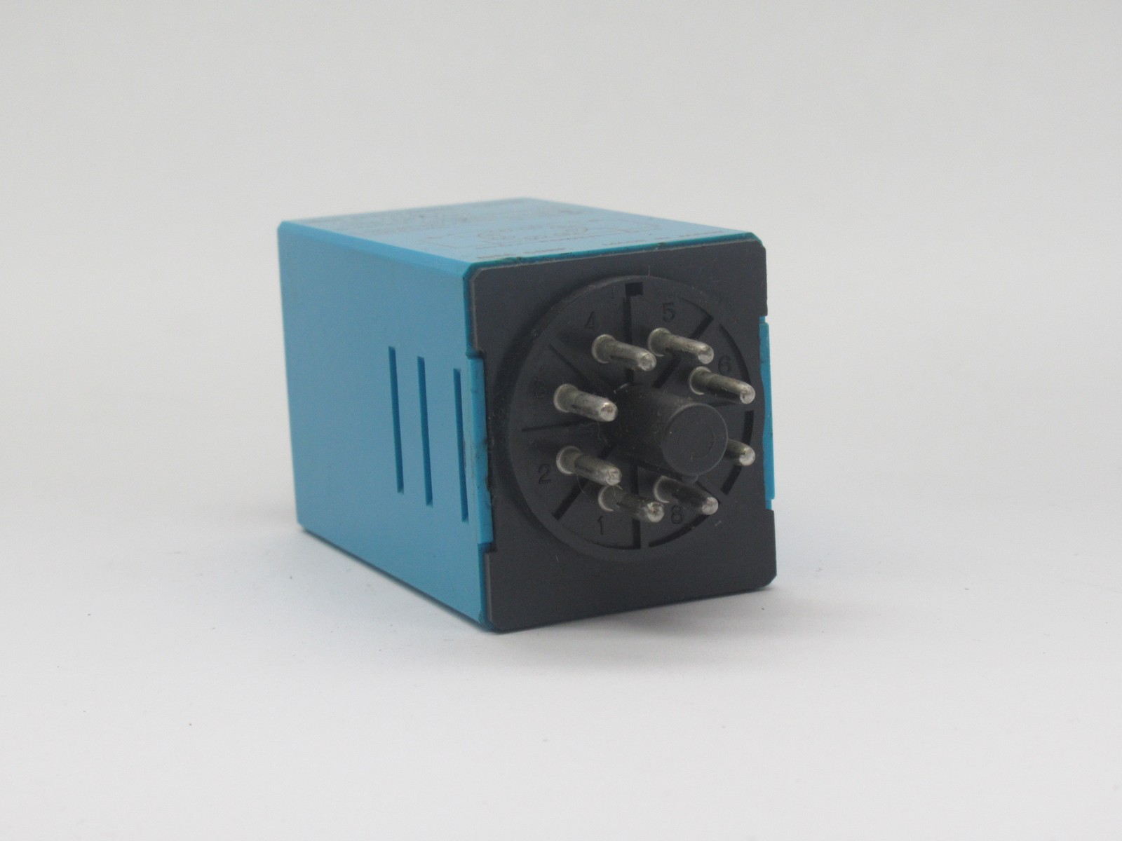 IDEC RTE-P11-AC120V Analog Timer 120VAC 10A 8-Pin SHELF WEAR USED