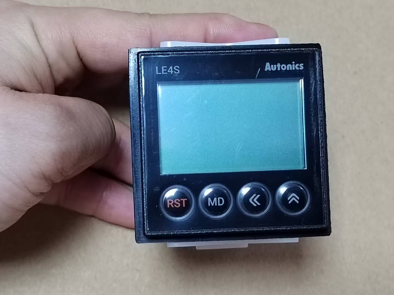 1PC LE4S NEW Autonics Digital Backlit LCD Timer IN BOX free shipping