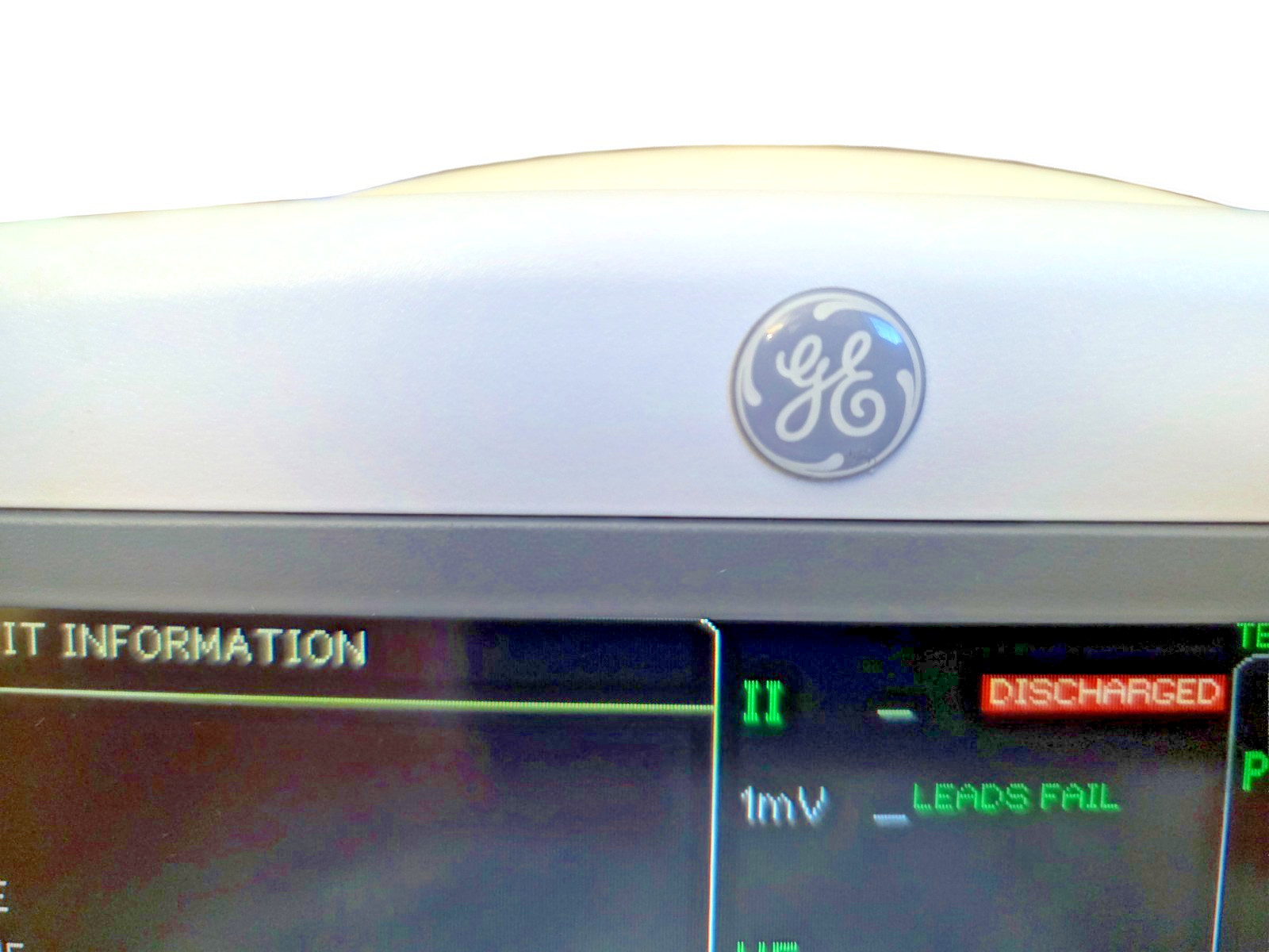 GE Dash 4000 Patient Monitor Vital Signs Hospital Display Powers On w/ Cord