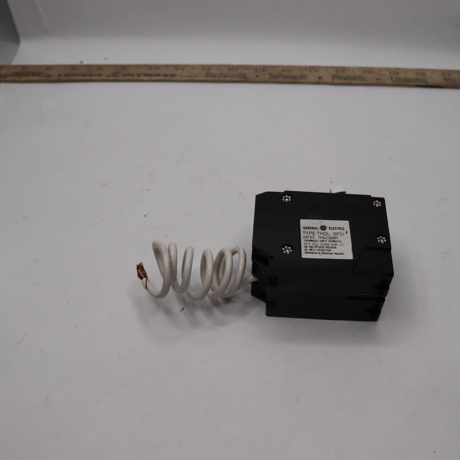 GE Plug-In Mount Type THQL Feeder Self-Test Ground Fault Circuit Interrupter