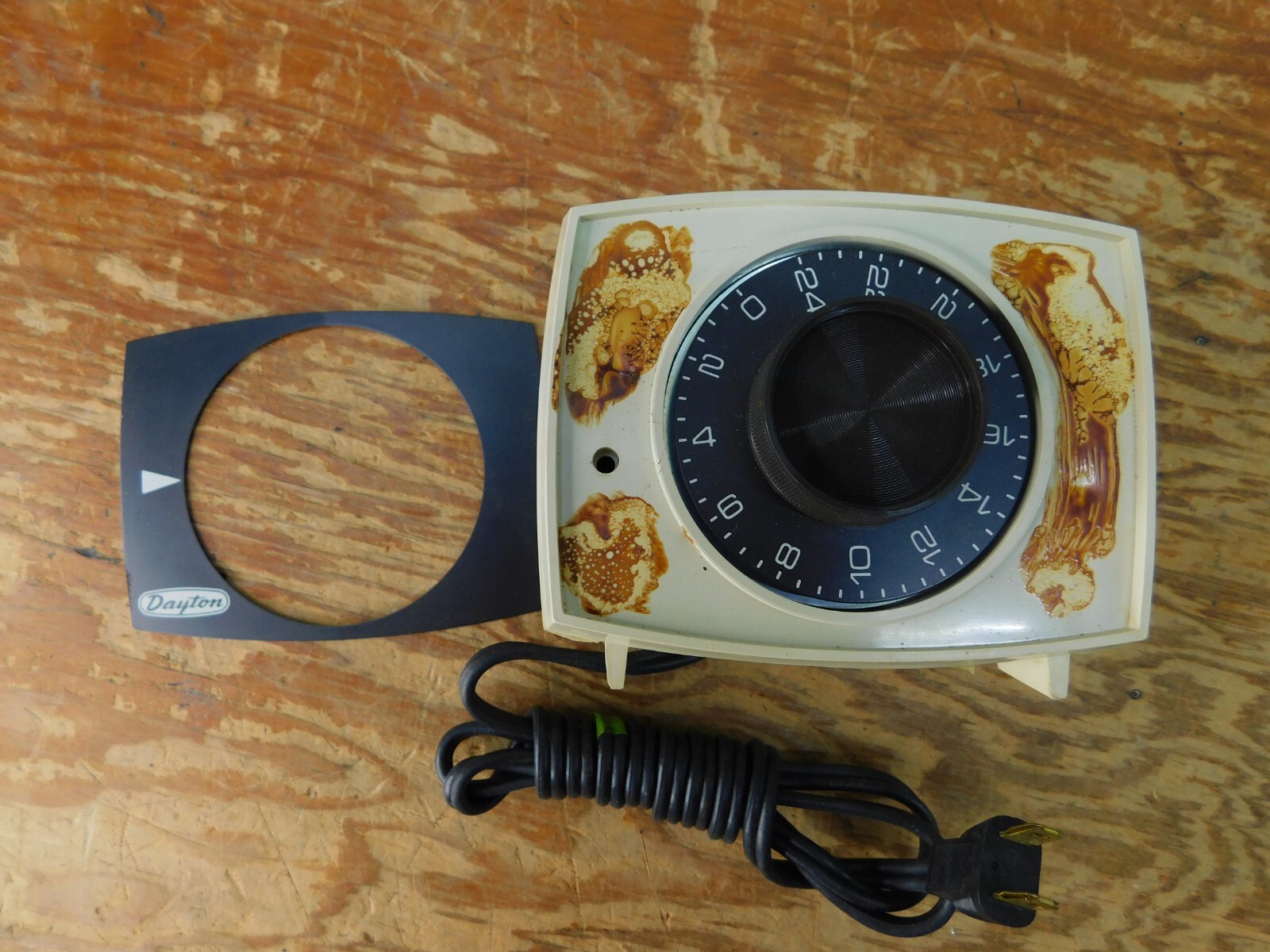 Dayton 2E225 plug in 24-Hour Timer 1/2 HP 15 Amps 1875 Watts 125 V NIB NOS