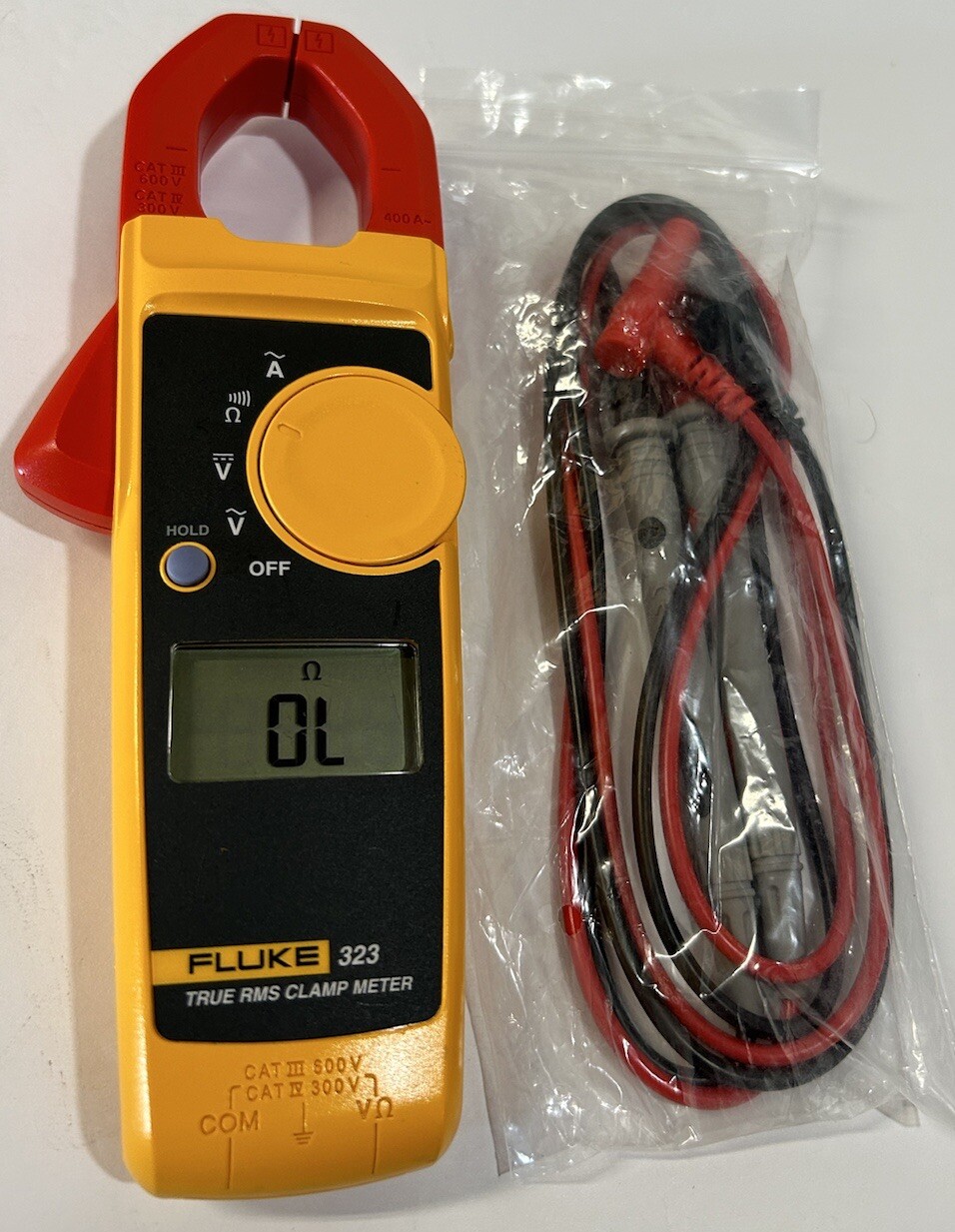 Fluke 323 True-RMS Digital Clamp Meter, 600V AC&DC Voltage,Ohm W/case Excellent
