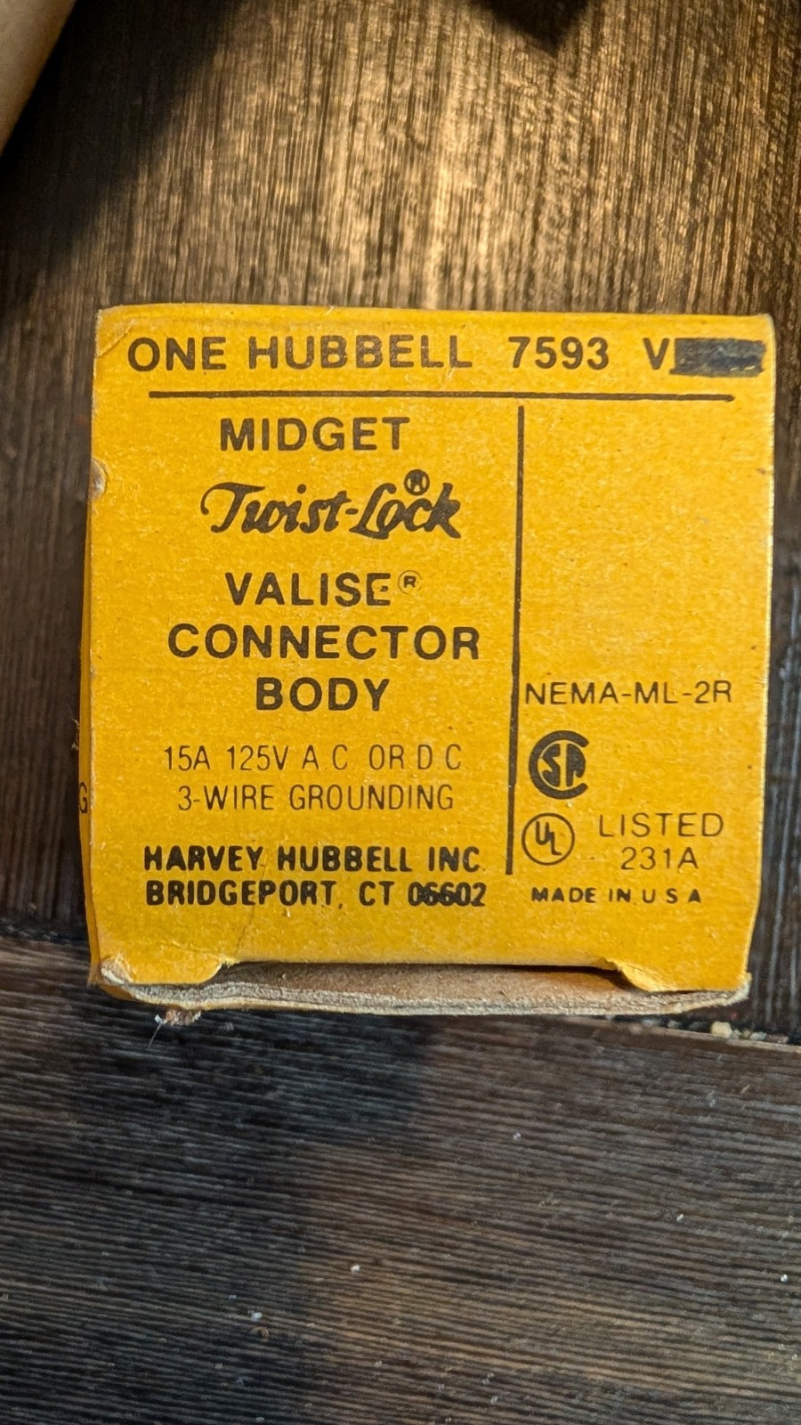Hubbell 7593V Midget Twist-Lock Connector, 15A 125V AC or DC
