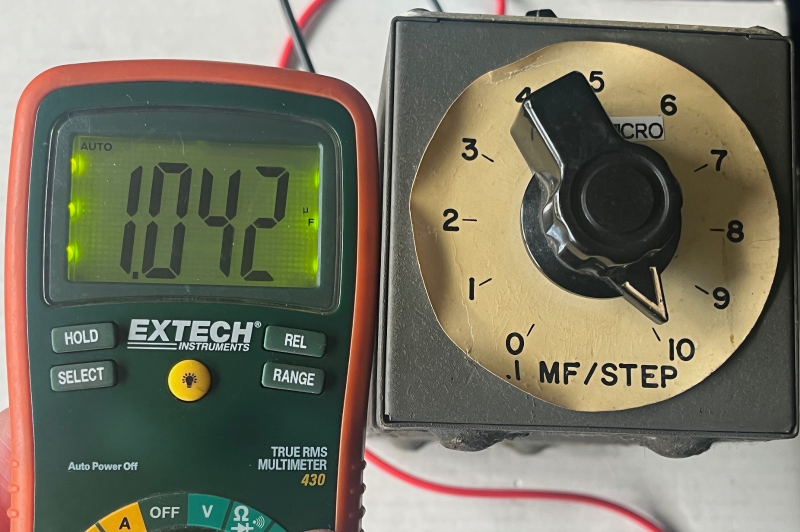 Extech 430 True RMS Digital Multimeter w/TL809 Test Lead Set in 2 Soft Cases