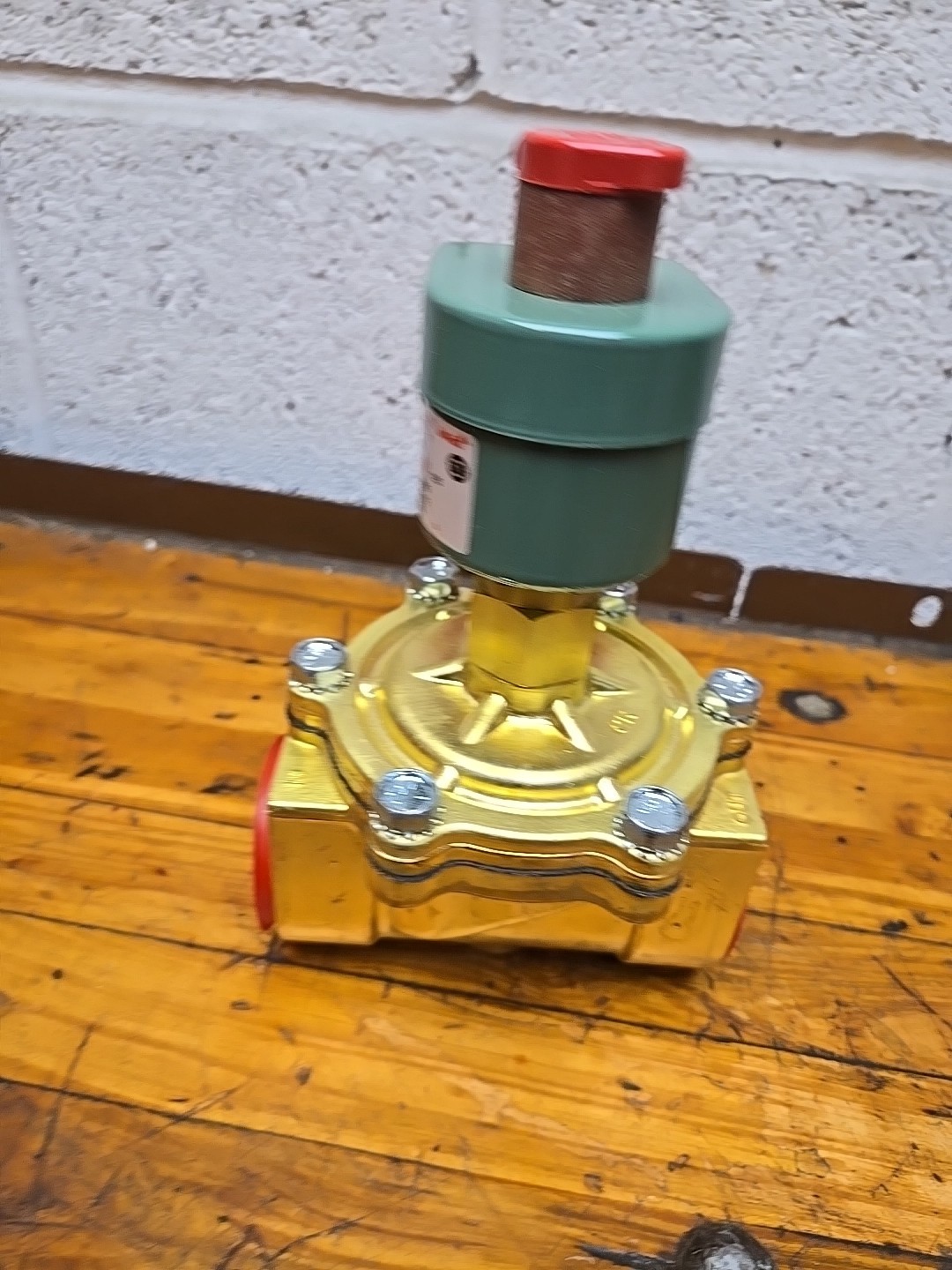 New ASCO 8210B059 120v AC 1-1/2” Brass General Service Solenoid Valve