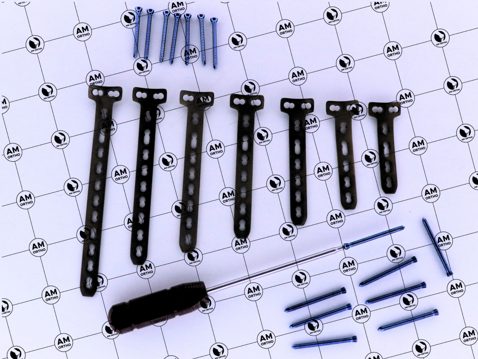 4.5/5.0mm Ṕroximal Ḿedial Tibià T Ṕlàtes 4-10Holes With LCP Screw 113Pcs Set Ti