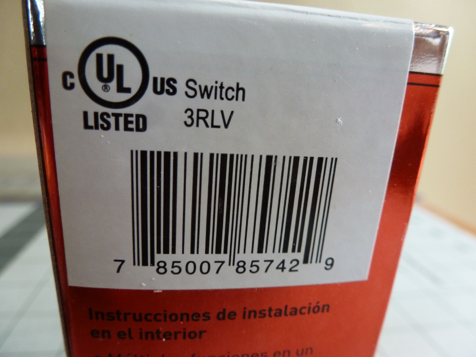 Pass & Seymour / LeGrand TM811-WCC6 Light Switch: 2 in 1 – 15A – 1 Pole – White
