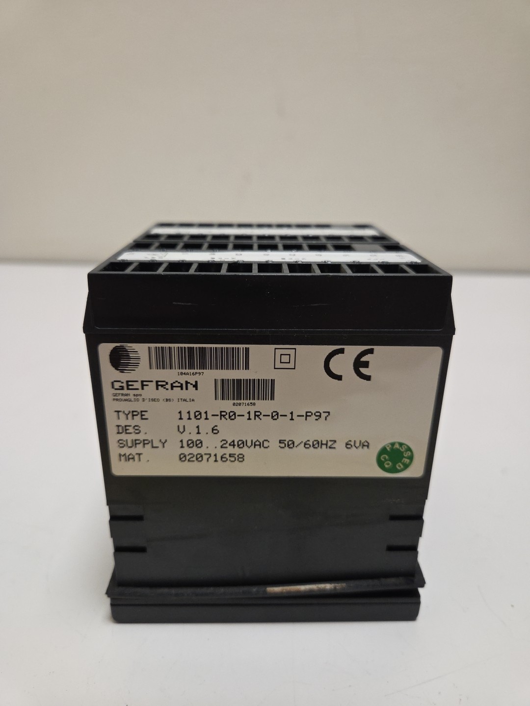 Gefran 1101-R0-1R-0-1-P97 Digital TemperatureProcess Controller 100-240VAC