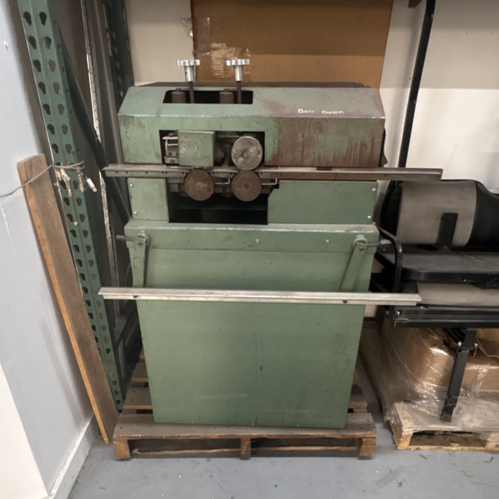 Falls Products Inc. Deburring Machine Model 131 D-BUR-R Manual Electric Grinding
