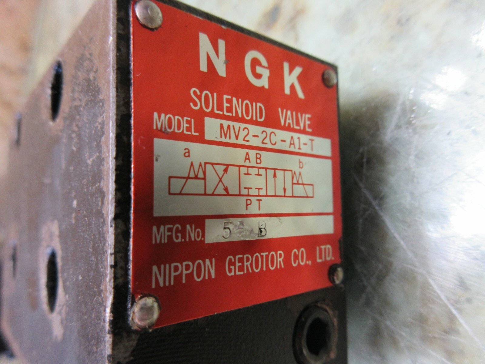NIPPON NGK SOLENOID VALVE MV2-2C-A1-T MFG 5 B HITACHI SEIKI HC400-40