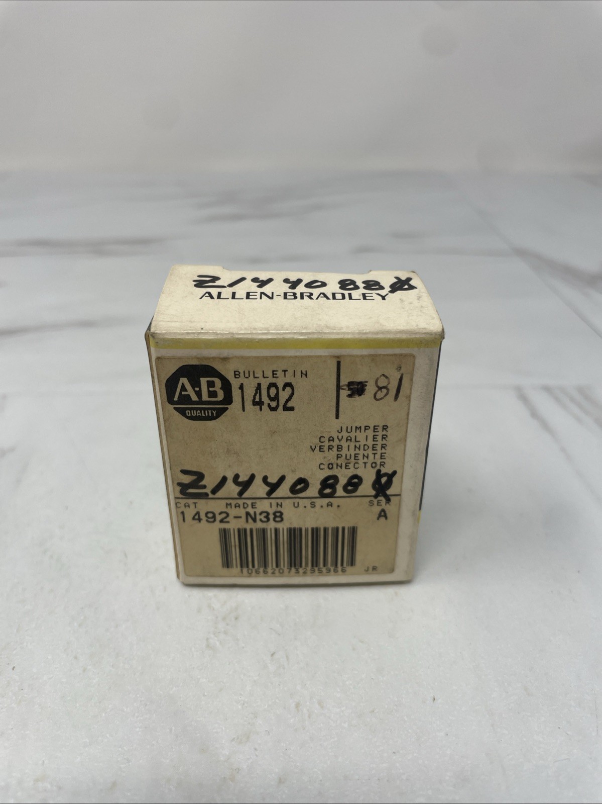 ALLEN BRADLEY 1492-N38 / 1492N38 Lot Of 50