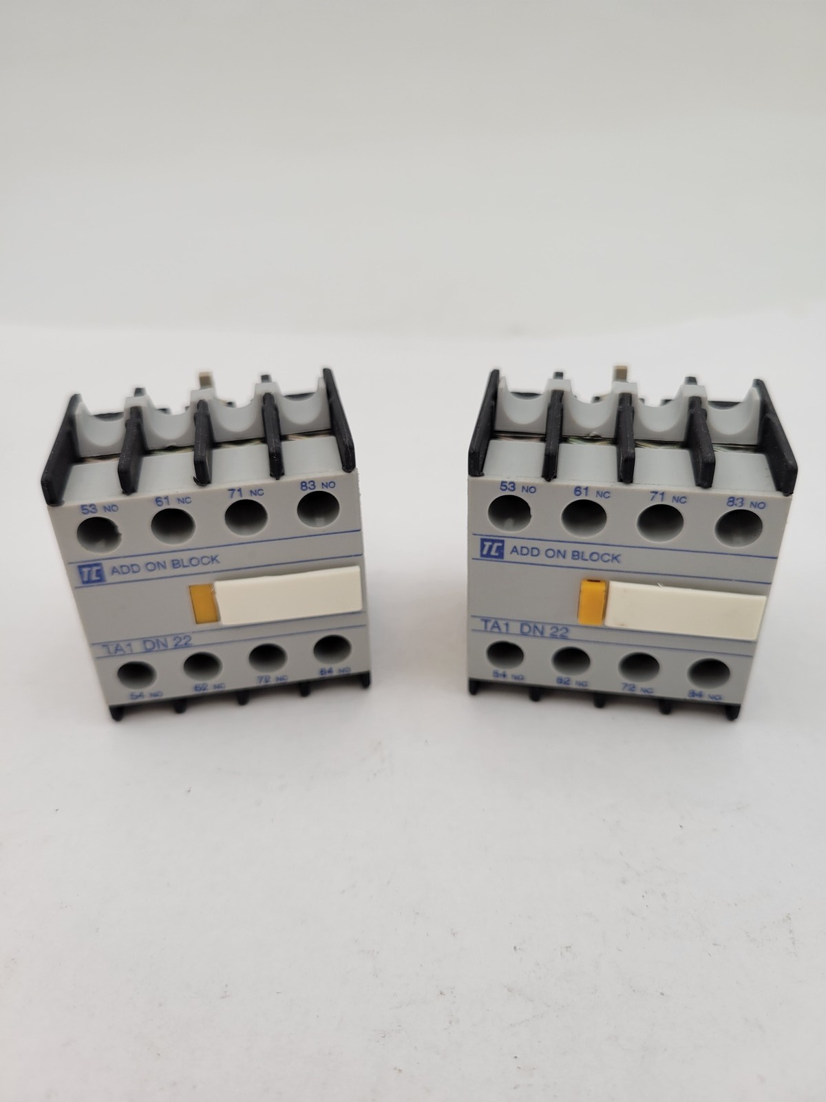 2PC TC TA1DN22 Add on Auxiliary Contact Block 10A 690V 2P or 4P -40 to +70°C