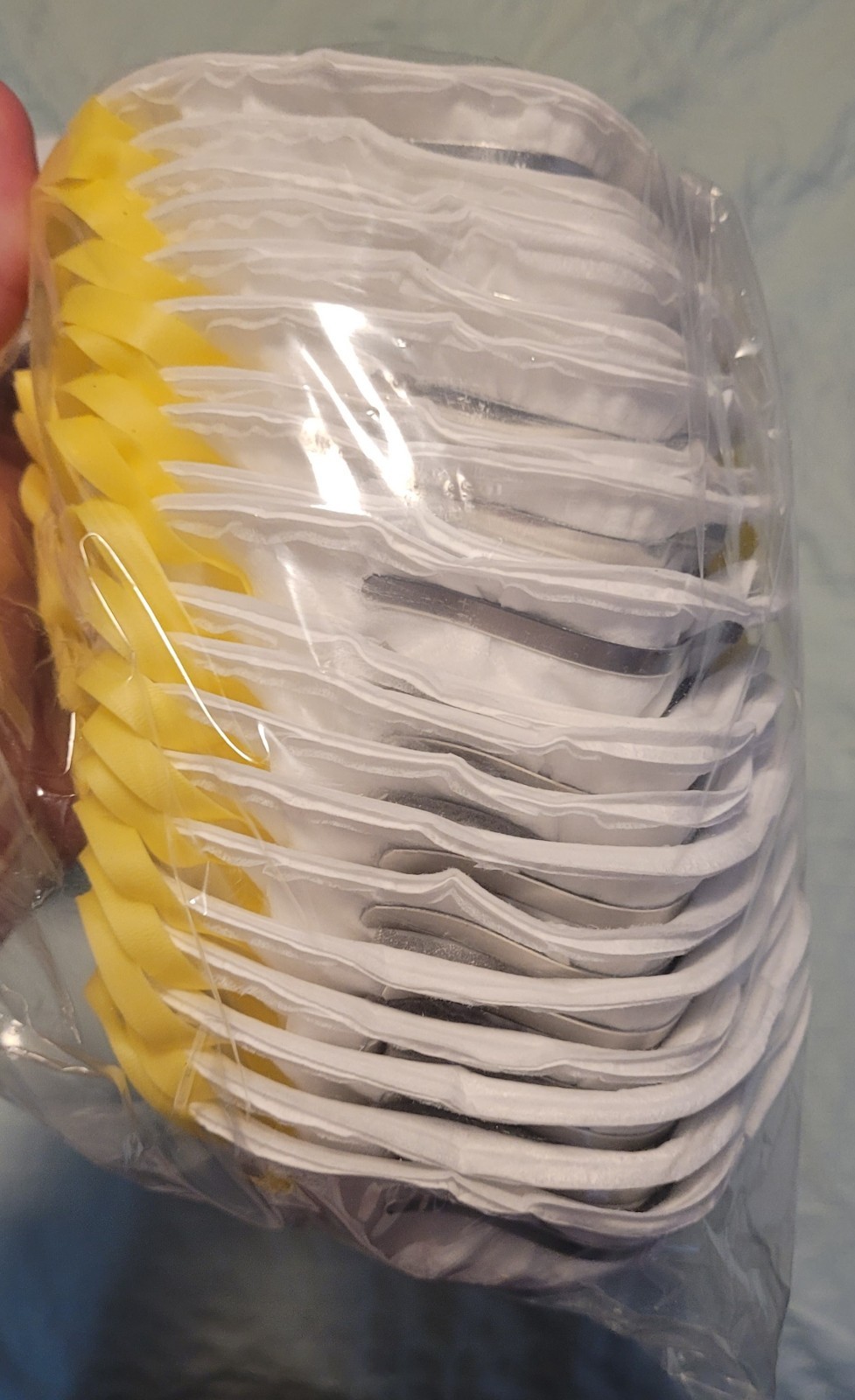 3M N95 Particulate Respirator Face Mask (8210) 20 pieces- Expires February 2029