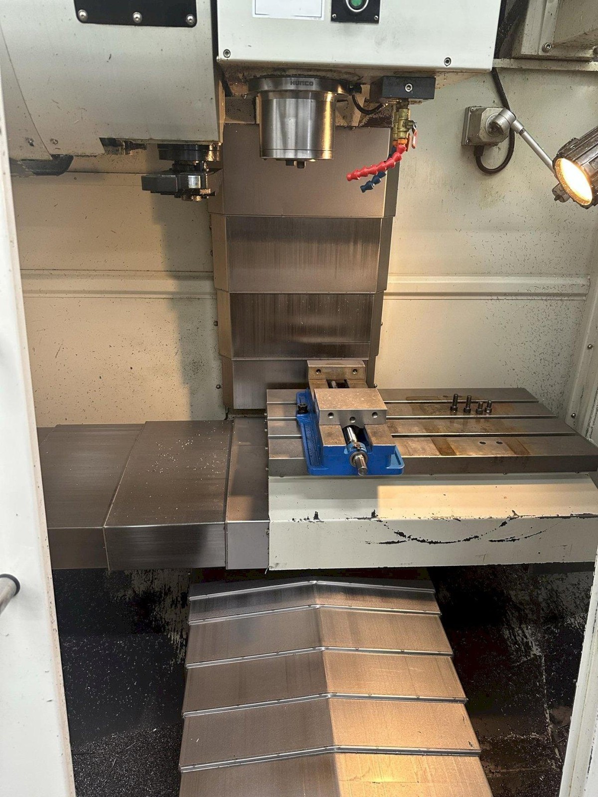 Hurco VM10 CNC Vert Mach Center, WinMax CNC, 30″ x 14″ tbl, X=26″, Y=16″, Z=20″