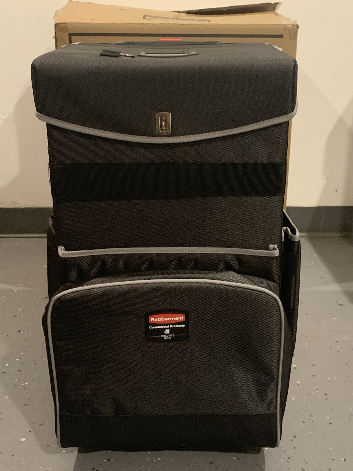 Rubbermaid Commercial Products Executive Series Quick Carts, Large, Dark Gray