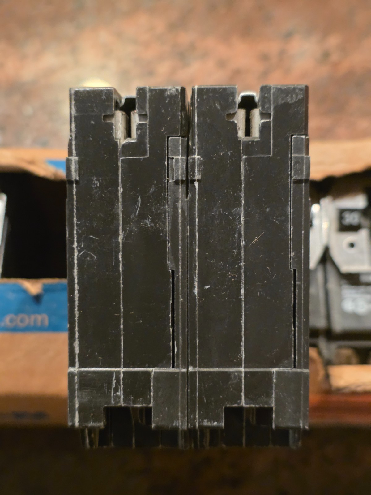 Eaton BQC230250 Quad 2 Pole BR 50 Amp 30 Amp Circuit Breaker