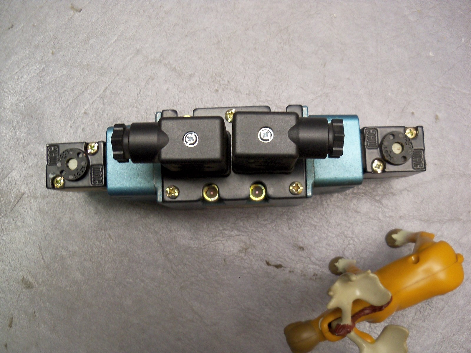 MV-A2B-232-PM-111JF MAC Valve with PME-111DAAG 120V 150PSI