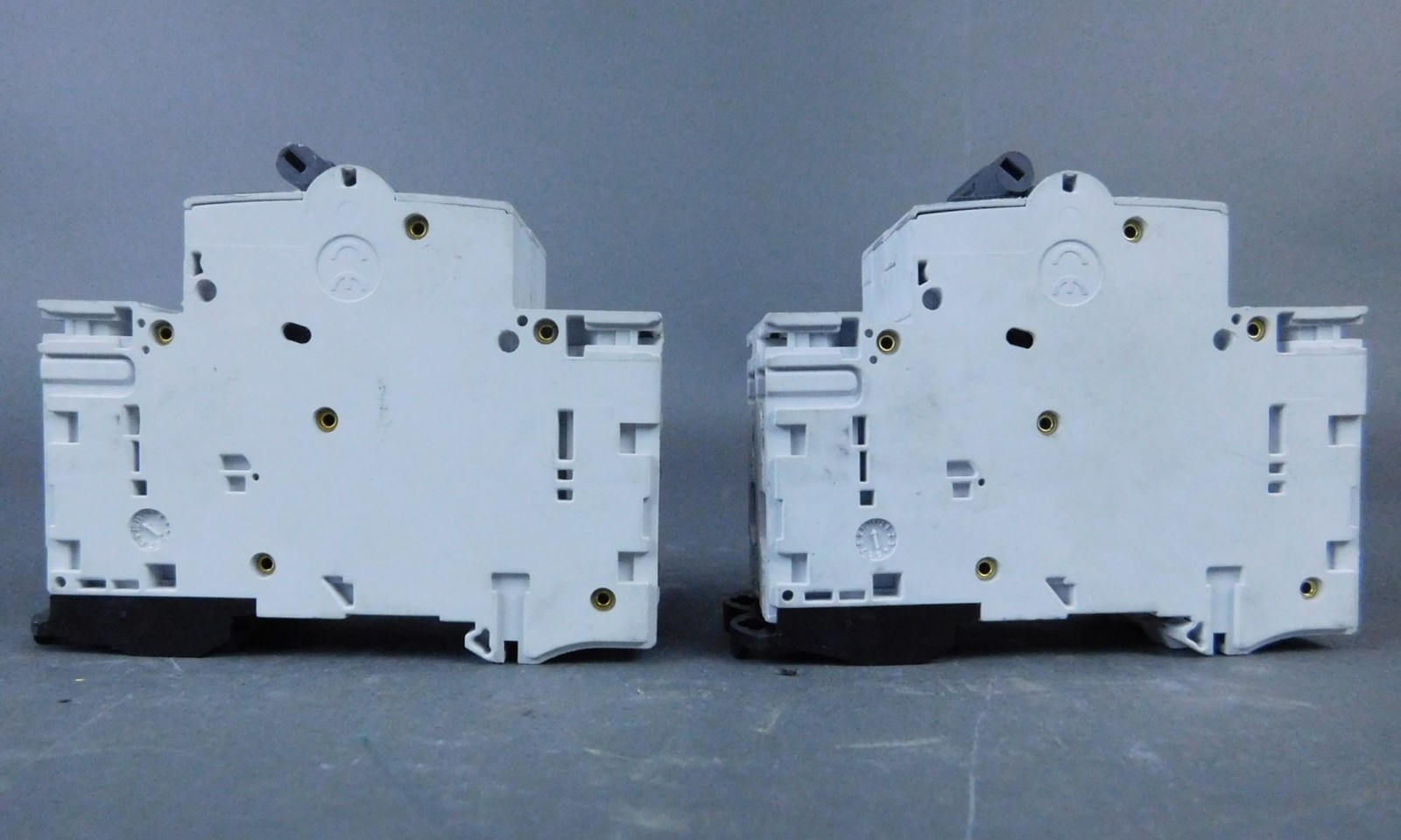 *Lot of 2* Phoenix Contact TMC 62C 16A Circuit Breakers, 16A, 2P, 277/480VAC