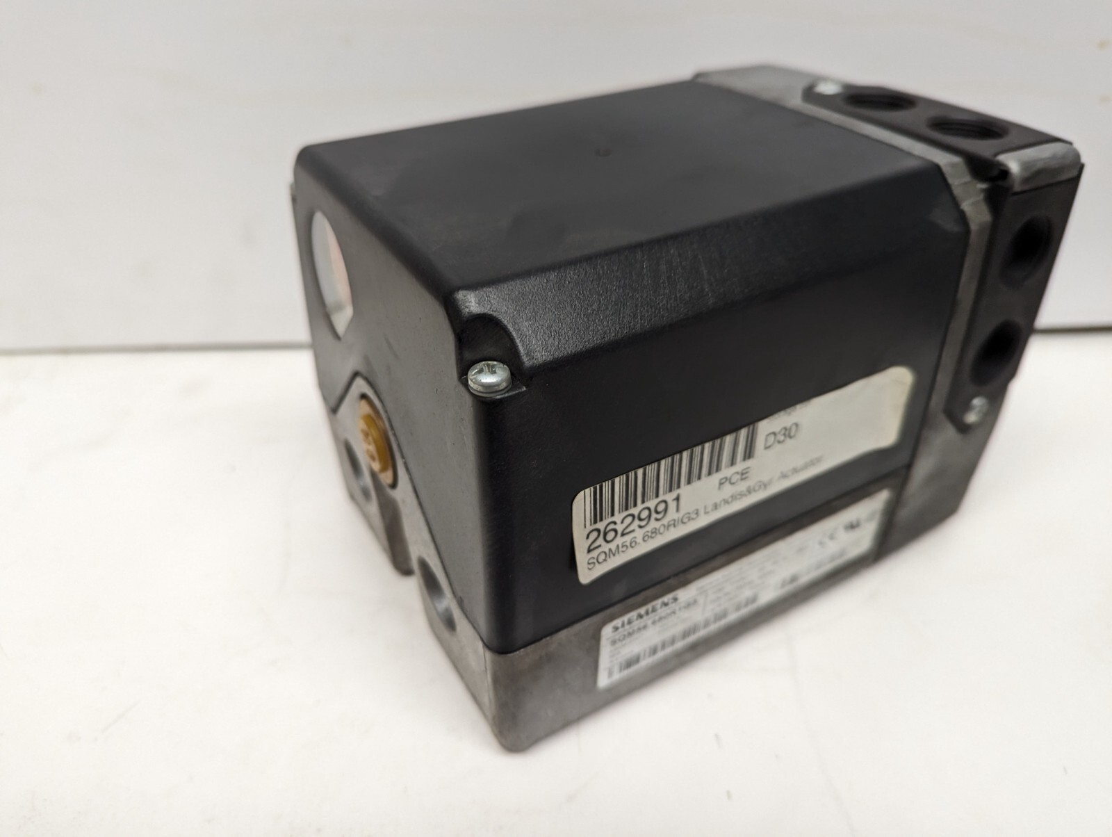 New Siemens SQM56.680R1G3 Control Valve Actuator, 400in/lbs, 90°, 110V 50Hz VAC