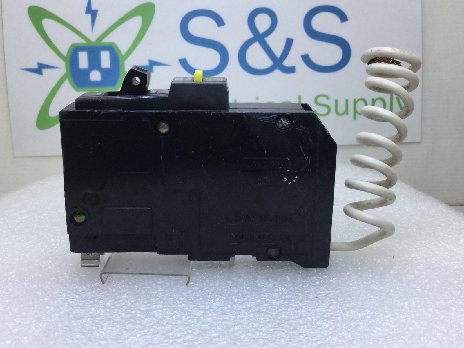 Square D QO120GFI 20 Amp 1 Pole 120V GFCI Circuit Breaker – Cosmetic Flaw