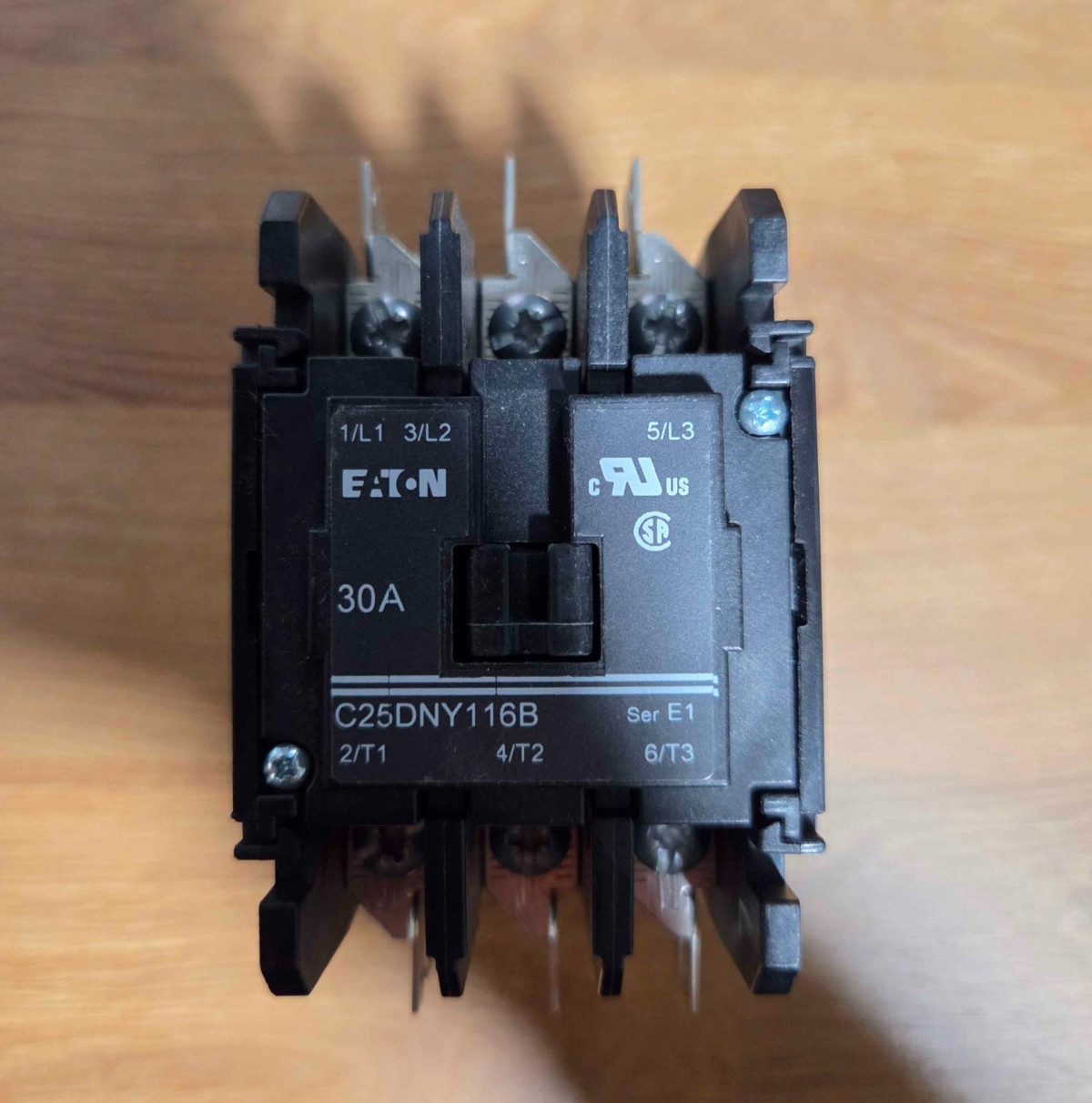 New In Box; Eaton C25DNY116B Contactor 30A; 3P; 575VAC; Coil: 208-240VAC