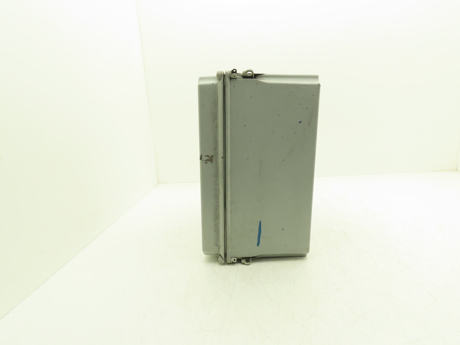 Hoffman A14128CHQRFGW Electrical Enclosure Junction Box 14x12x6″ Disconnect