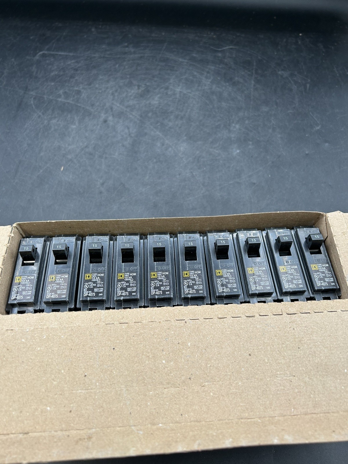 (10) Square D – HOM115CP Homeline 15 Amp Single-Pole Circuit Breaker (READ!!!)